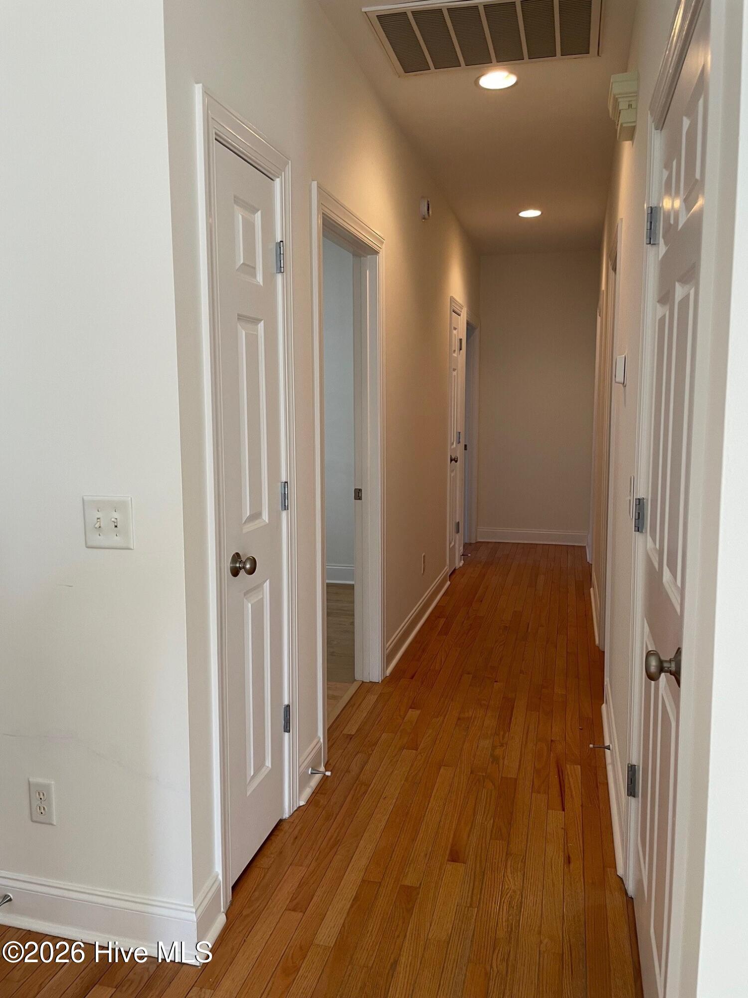 100534770 | Photo 21