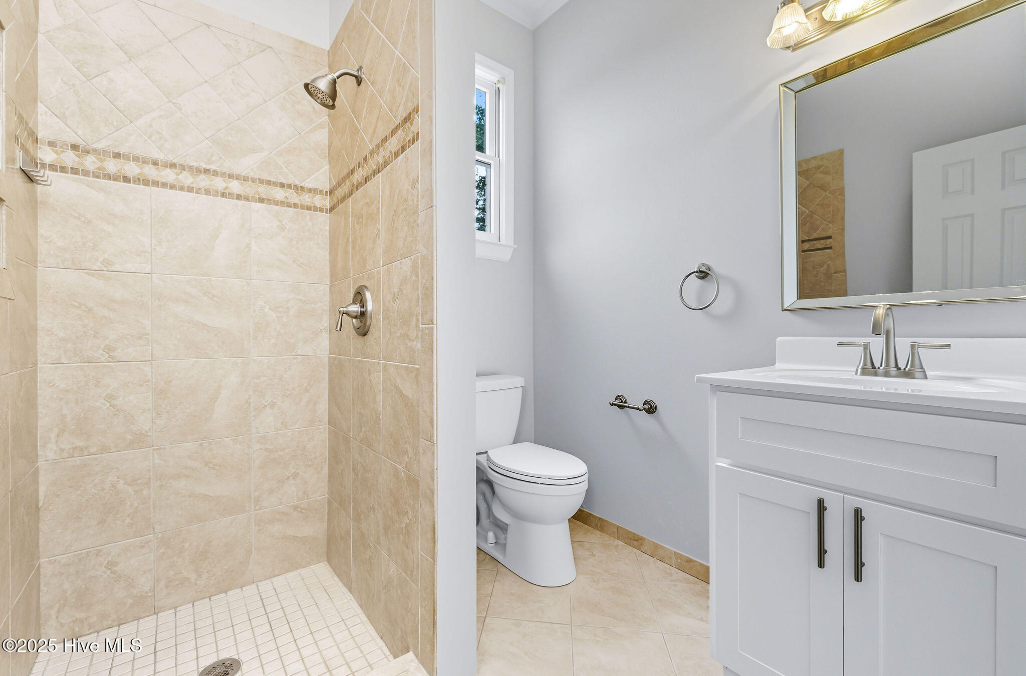 100529892 | Photo 30