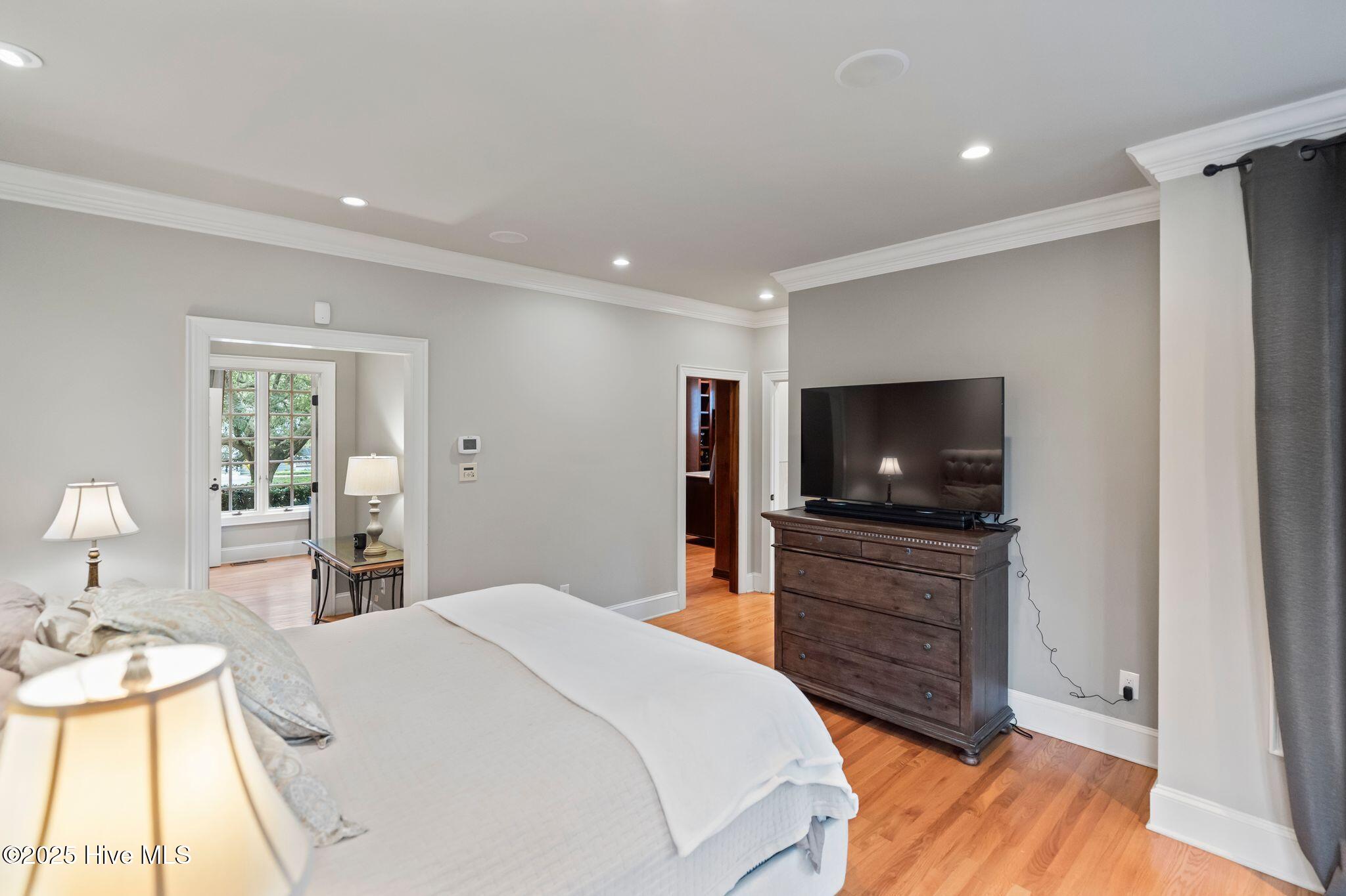 100530857 | Photo 28