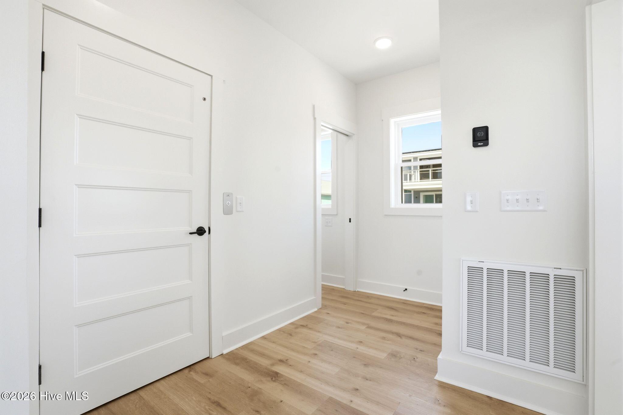 100561284 | Photo 36