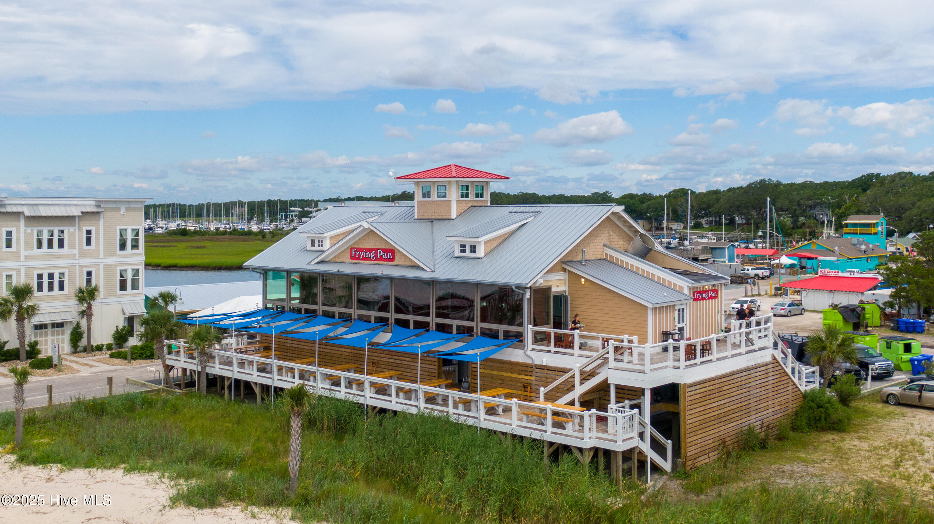 100521668 | Photo 25