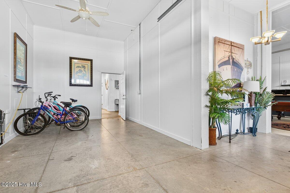 100538364 | Photo 77