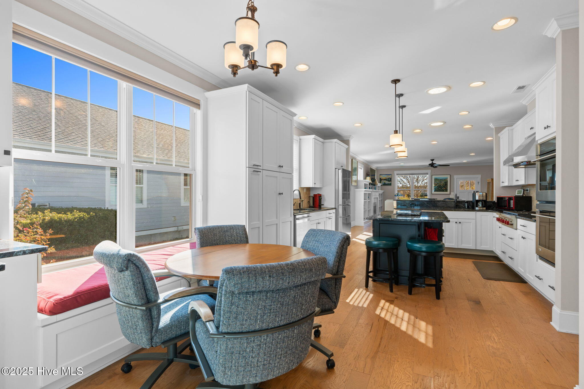 100541992 | Photo 28