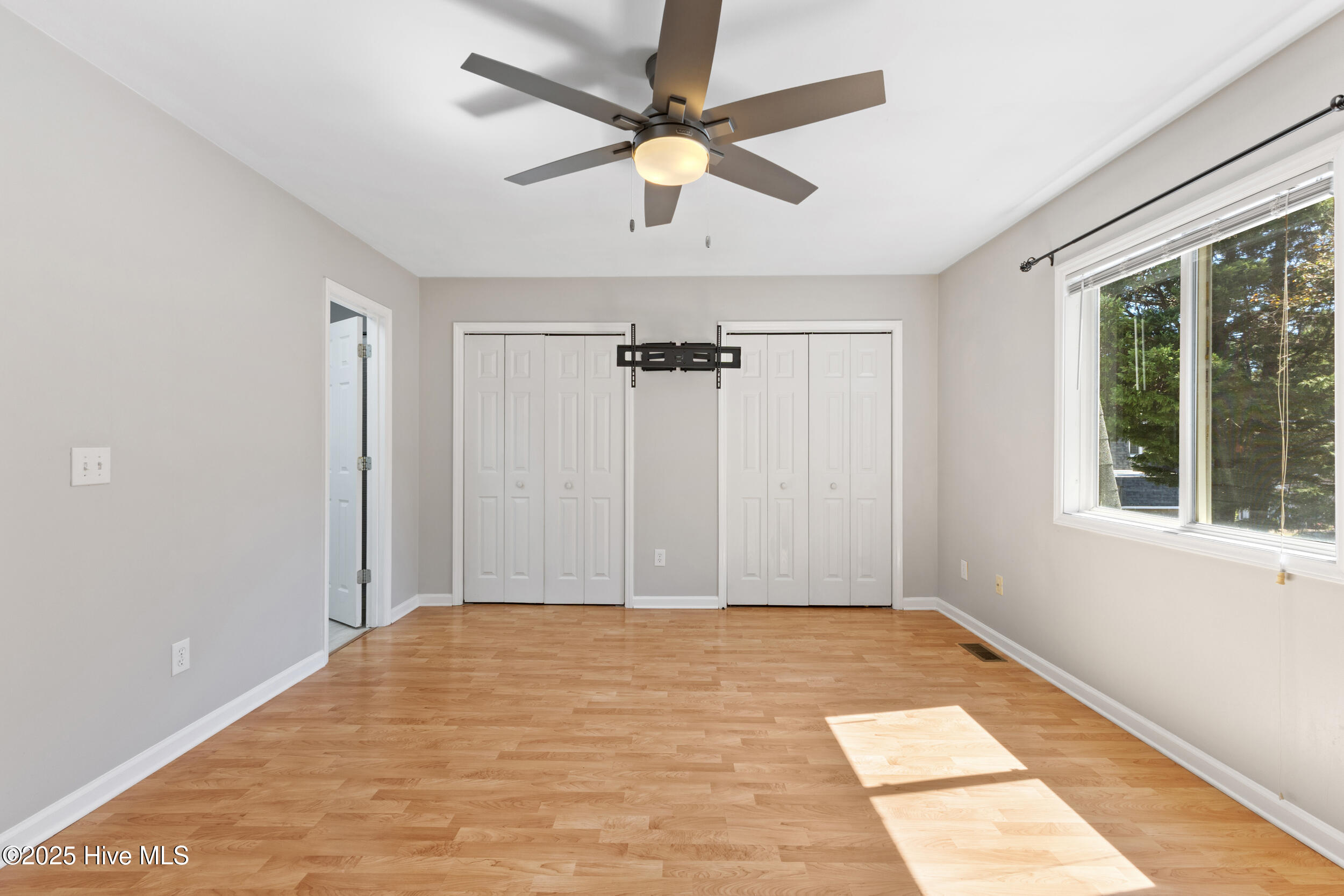 100532478 | Photo 16