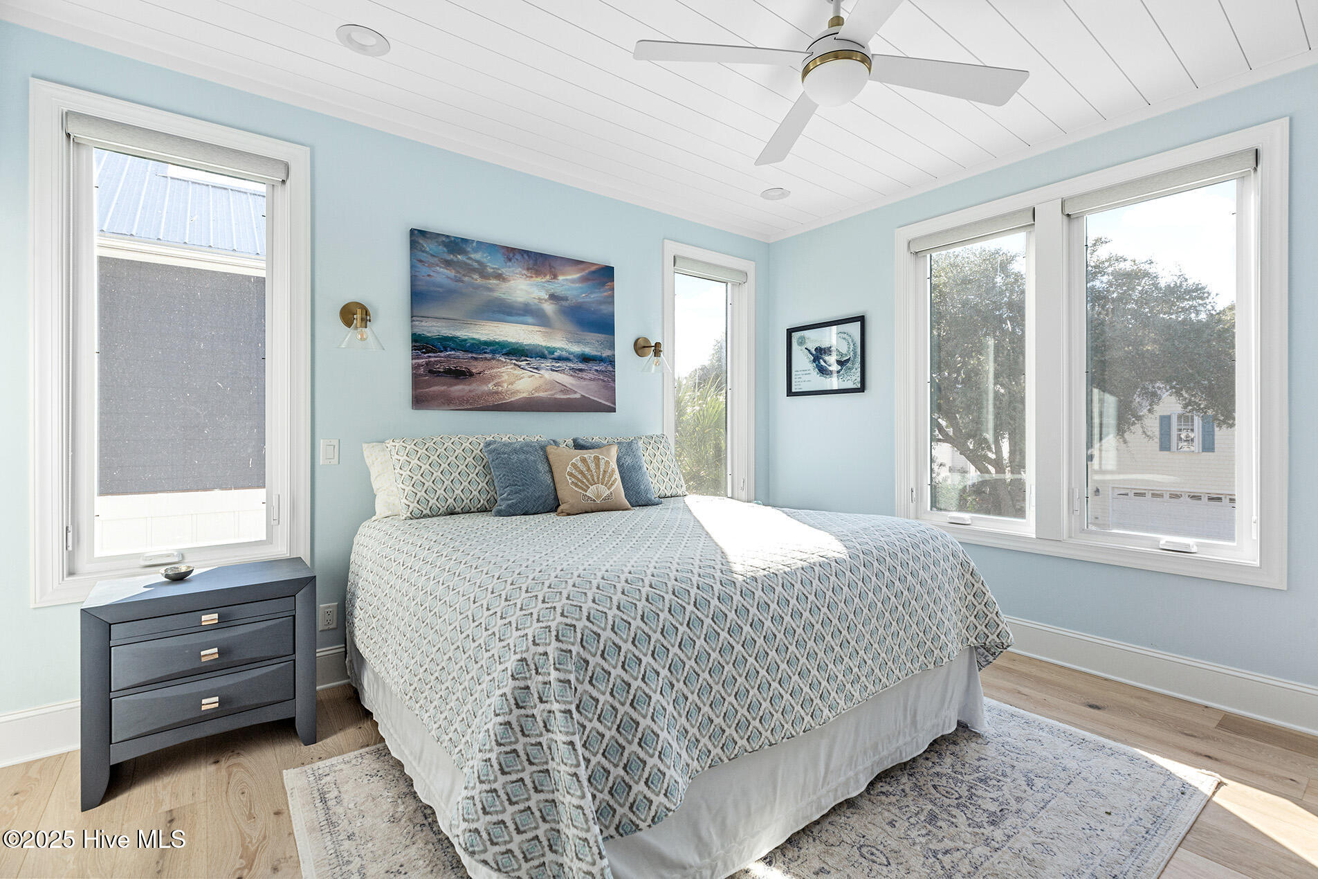 100540813 | Photo 38