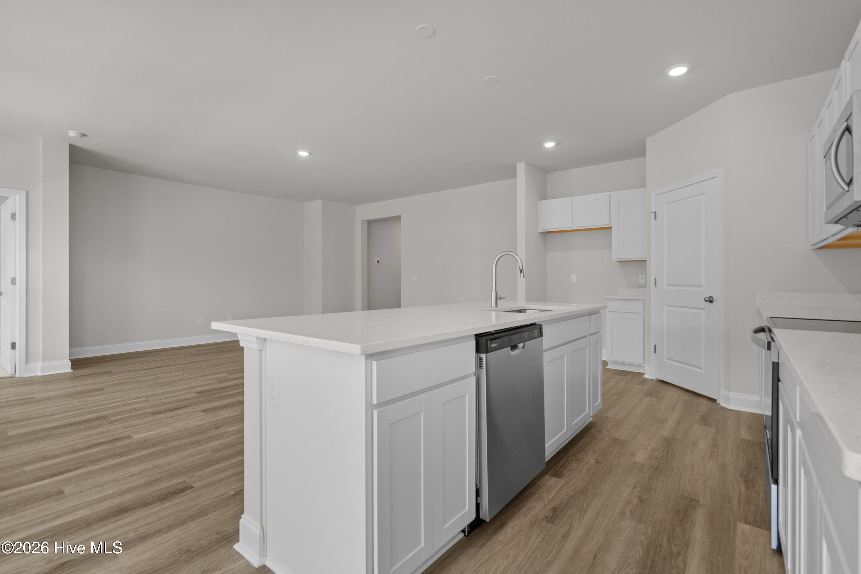 100554754 | Photo 17