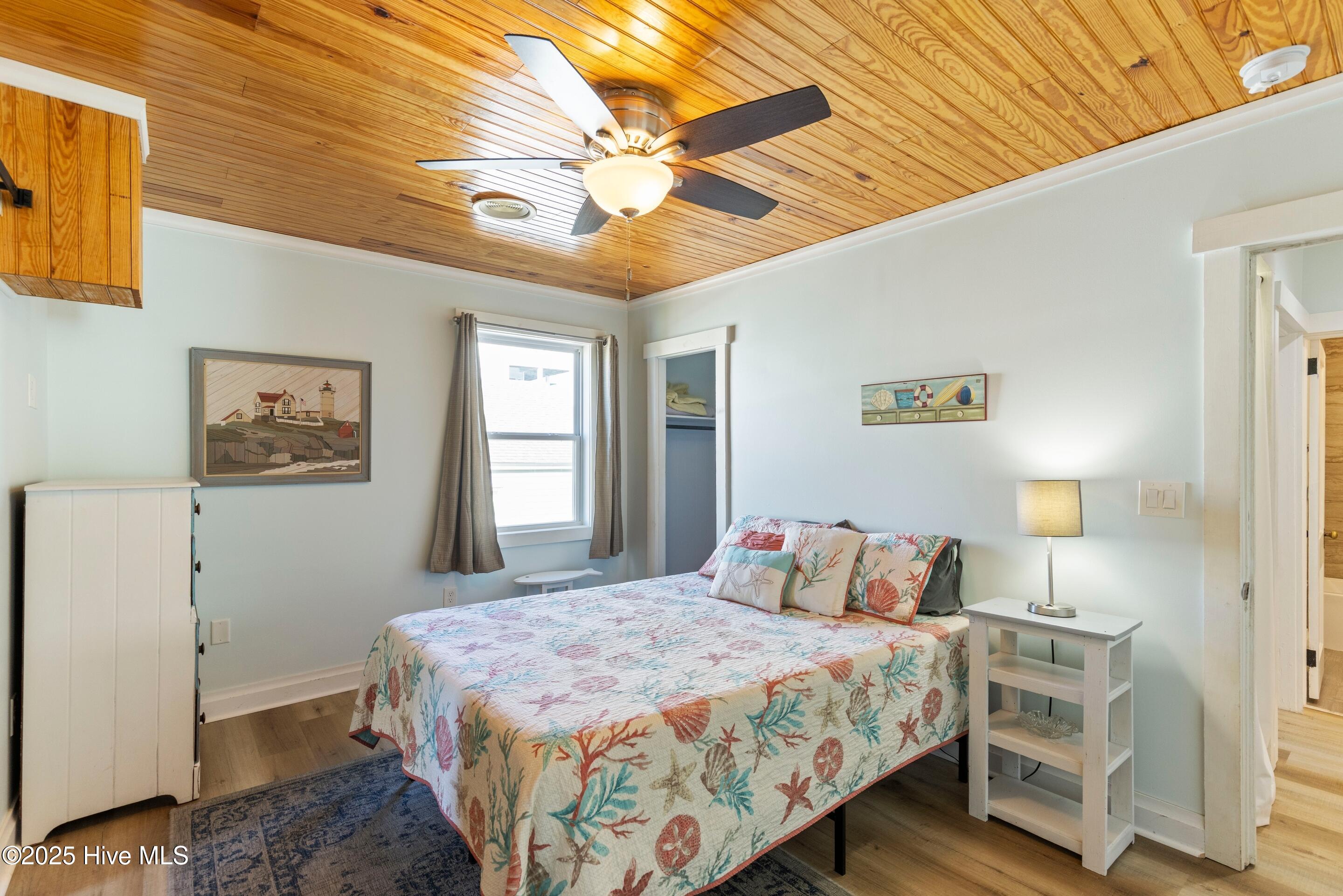 100567427 | Photo 18