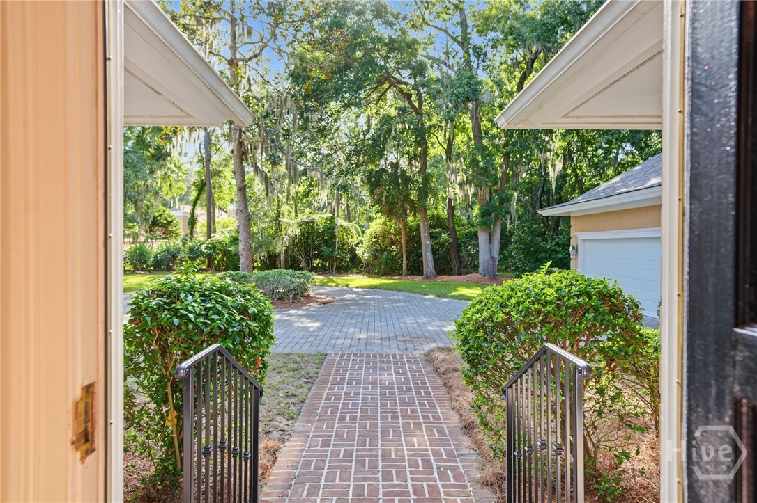 Photo 4 of Single family home for sale at 7 Prestbury Ln, Savannah, GA 31411 | MLS# SA364570 | Listing updated on 2026-09-18