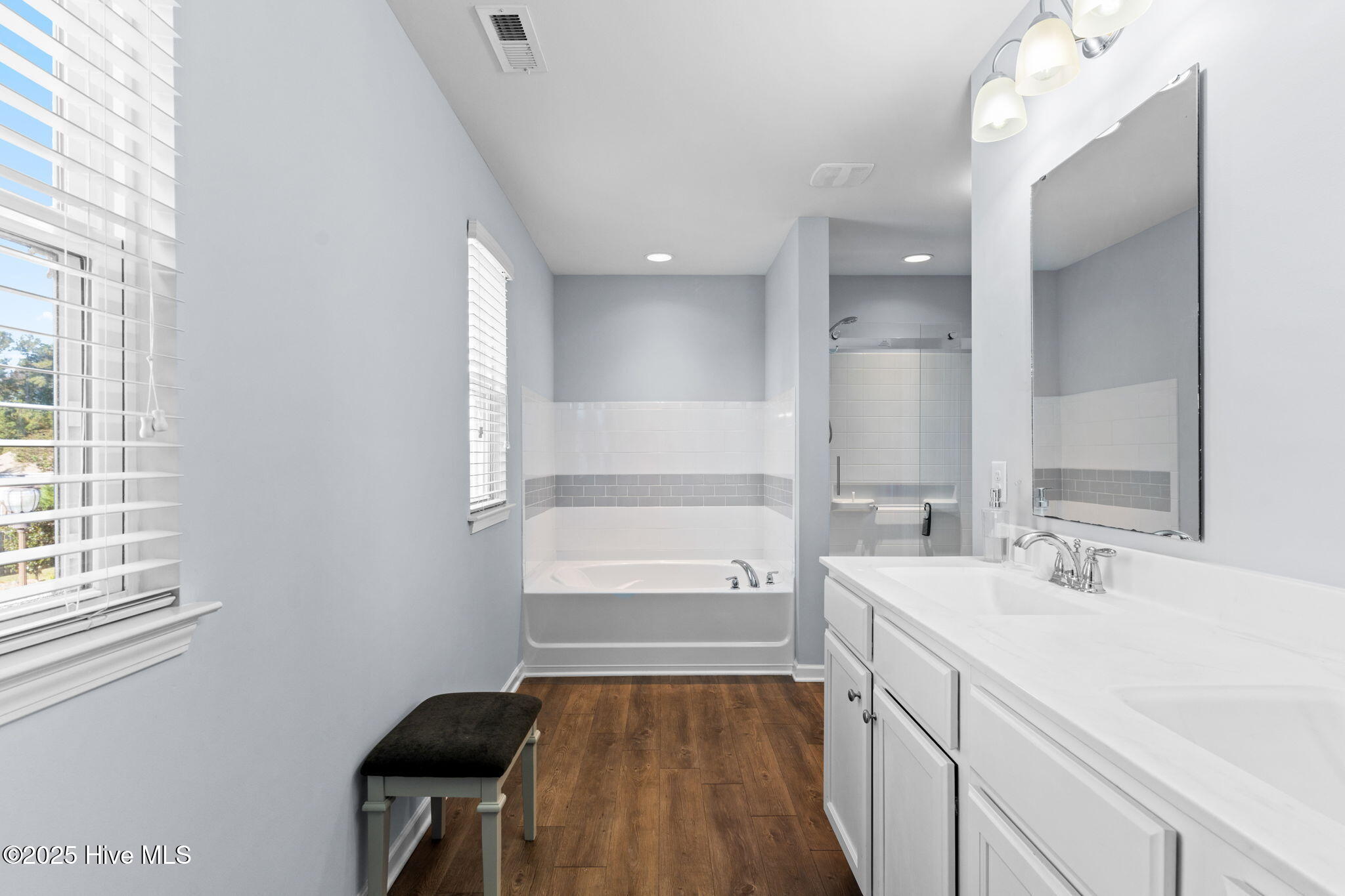 100538631 | Photo 16