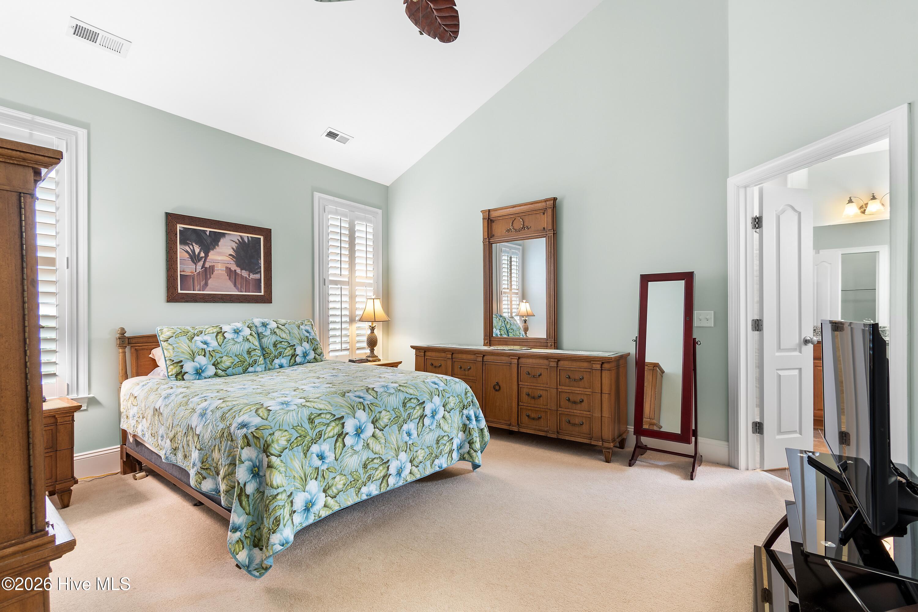 100554083 | Photo 20