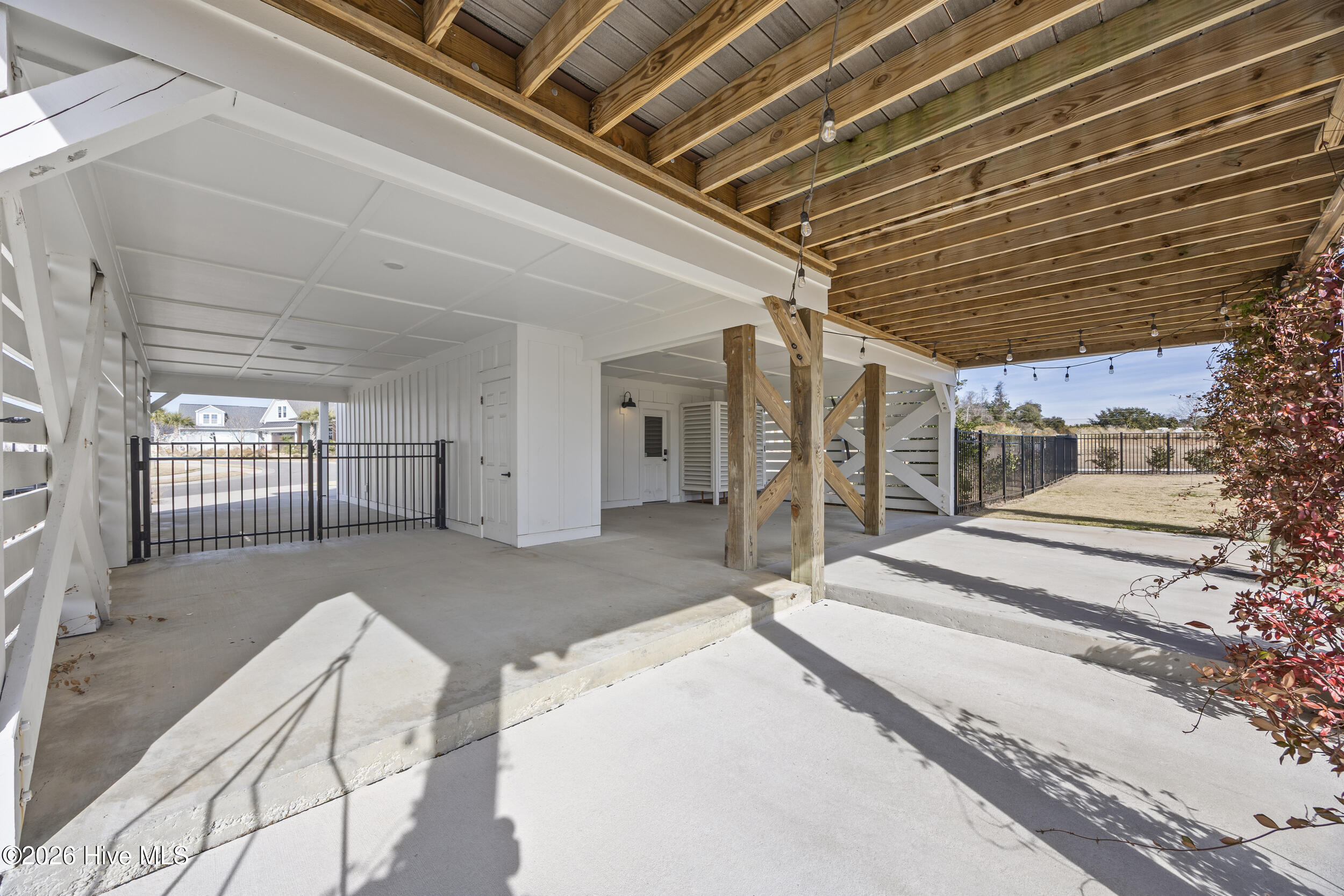 100551268 | Photo 59