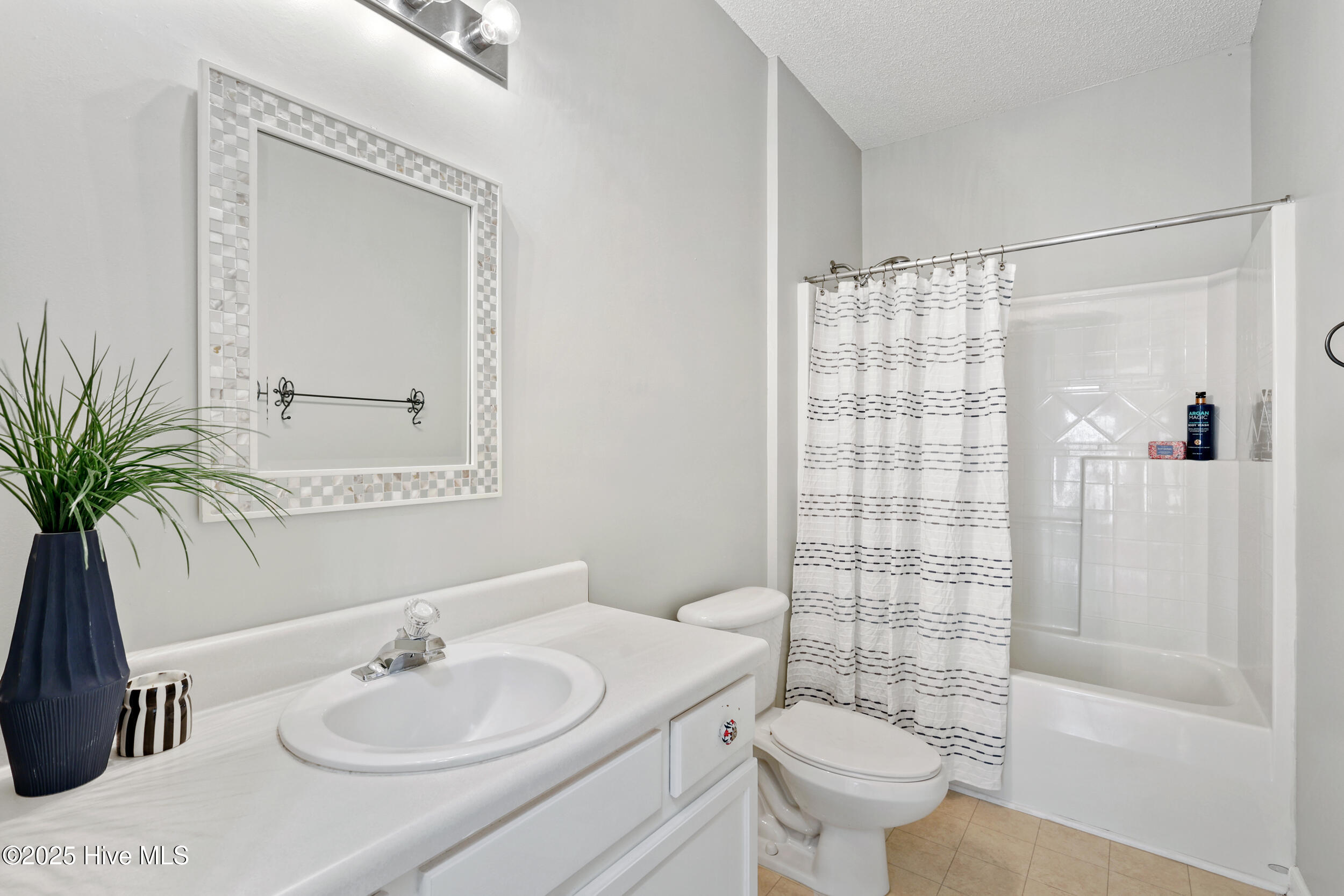 100533187 | Photo 22