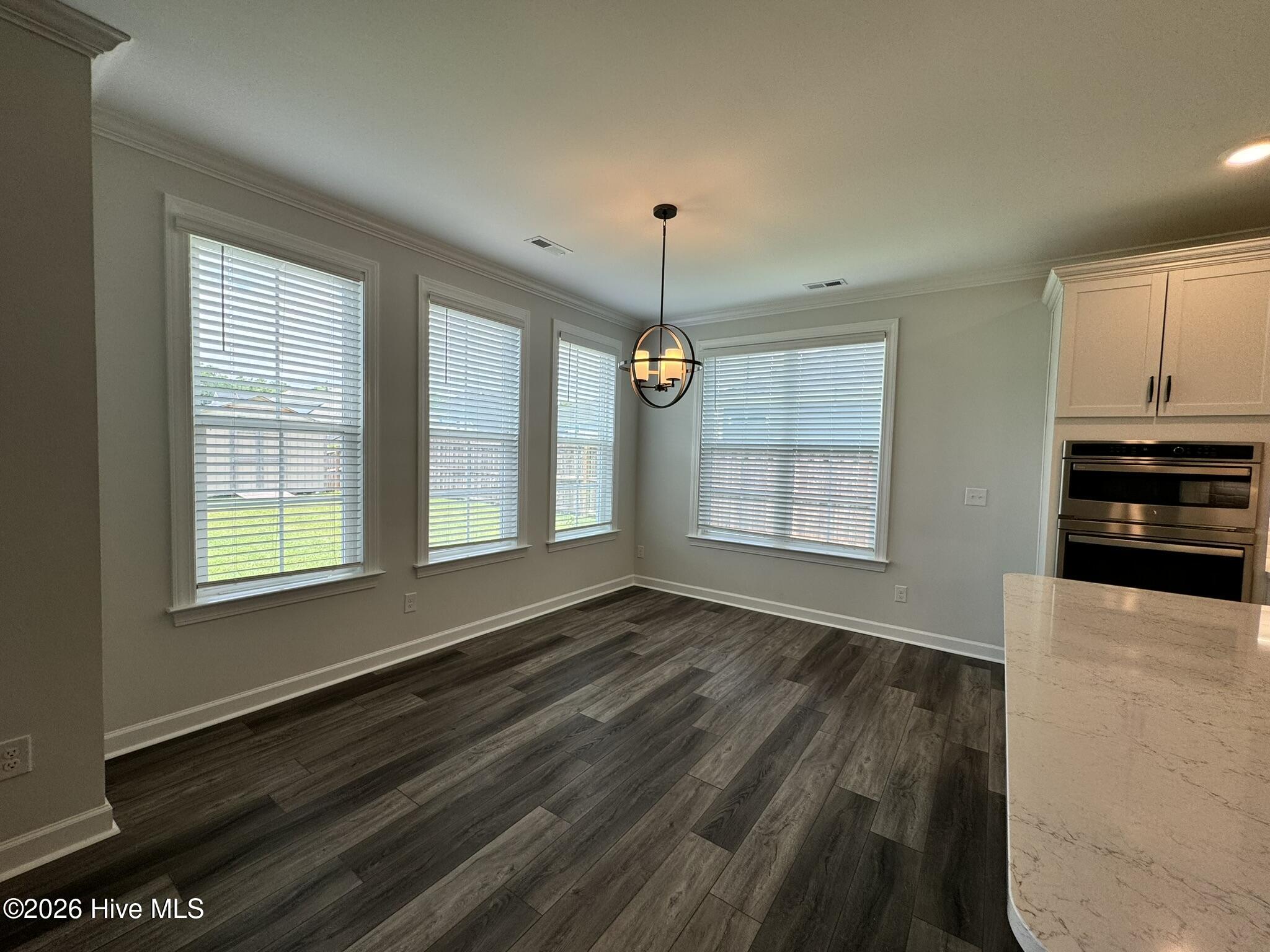 100558749 | Photo 14