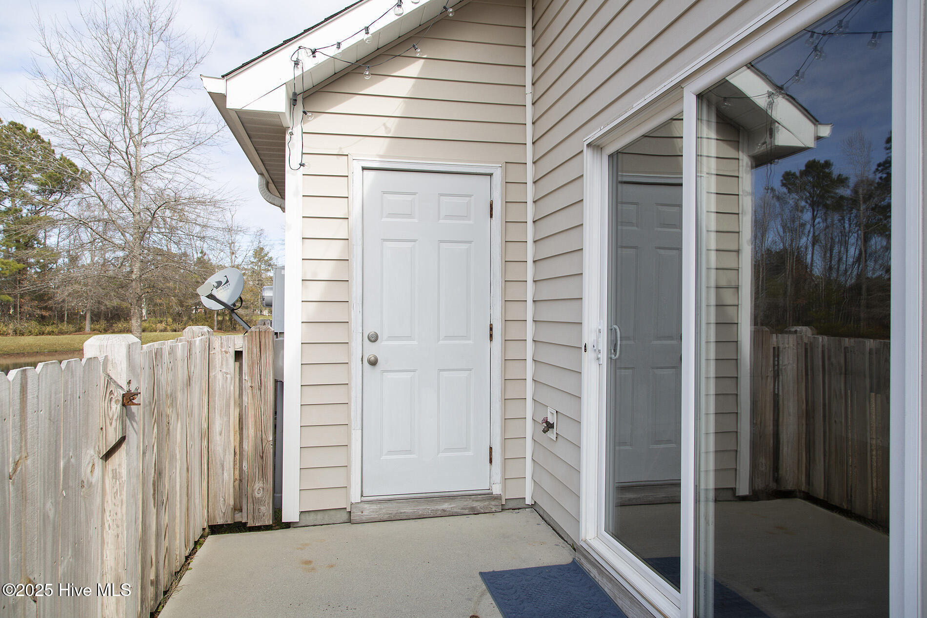 100526047 | Photo 32