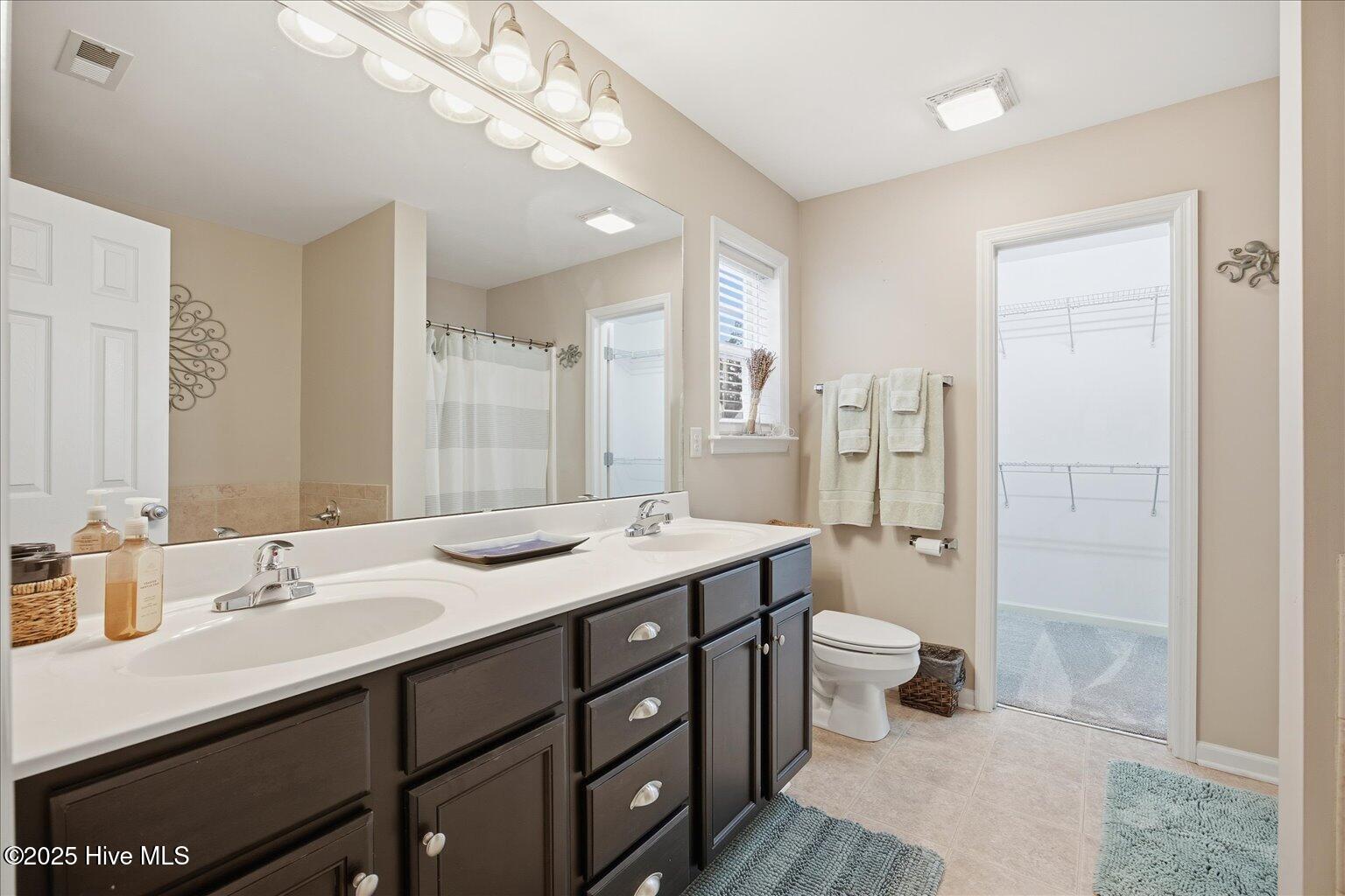 100543351 | Photo 32