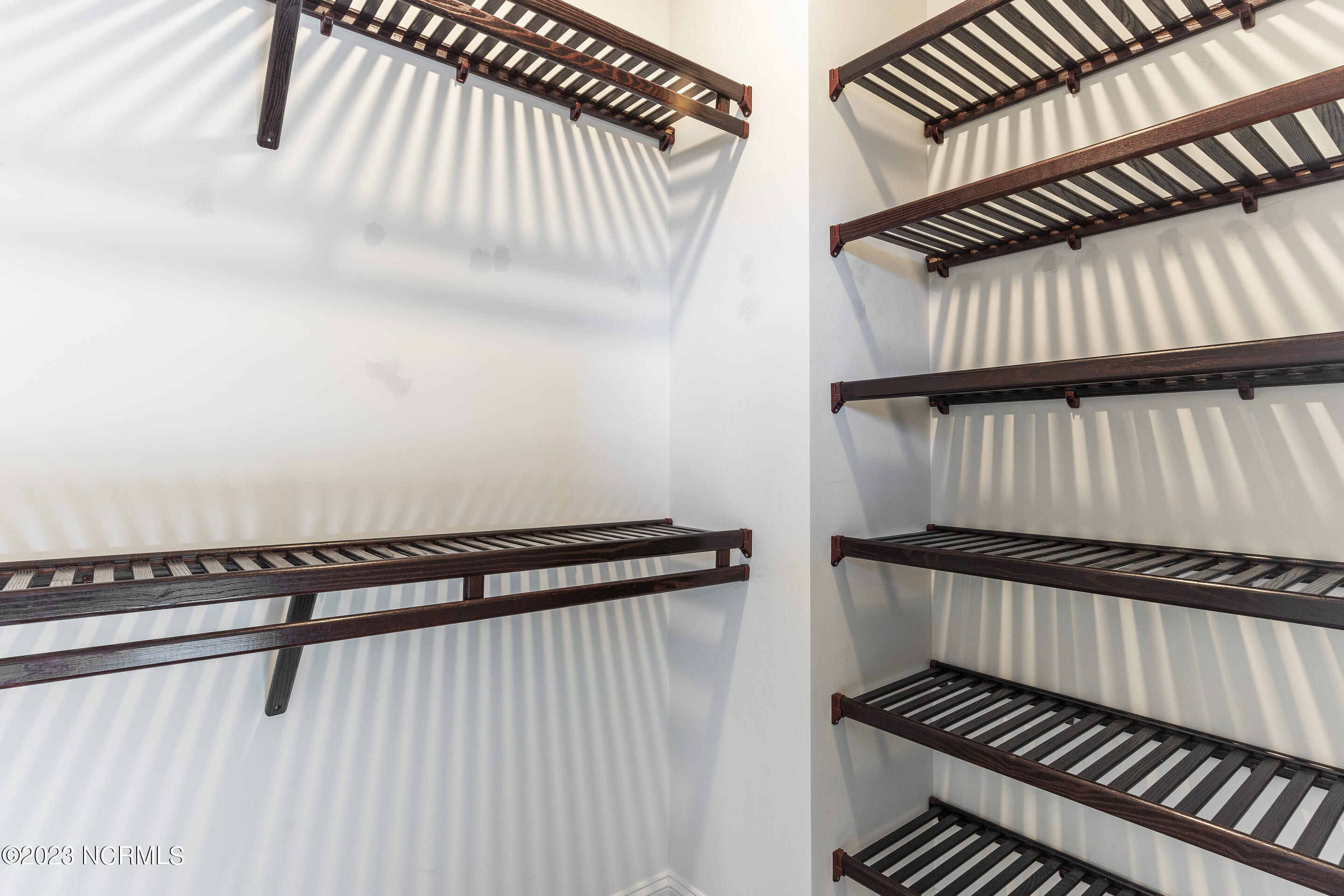 100547954 | Photo 18