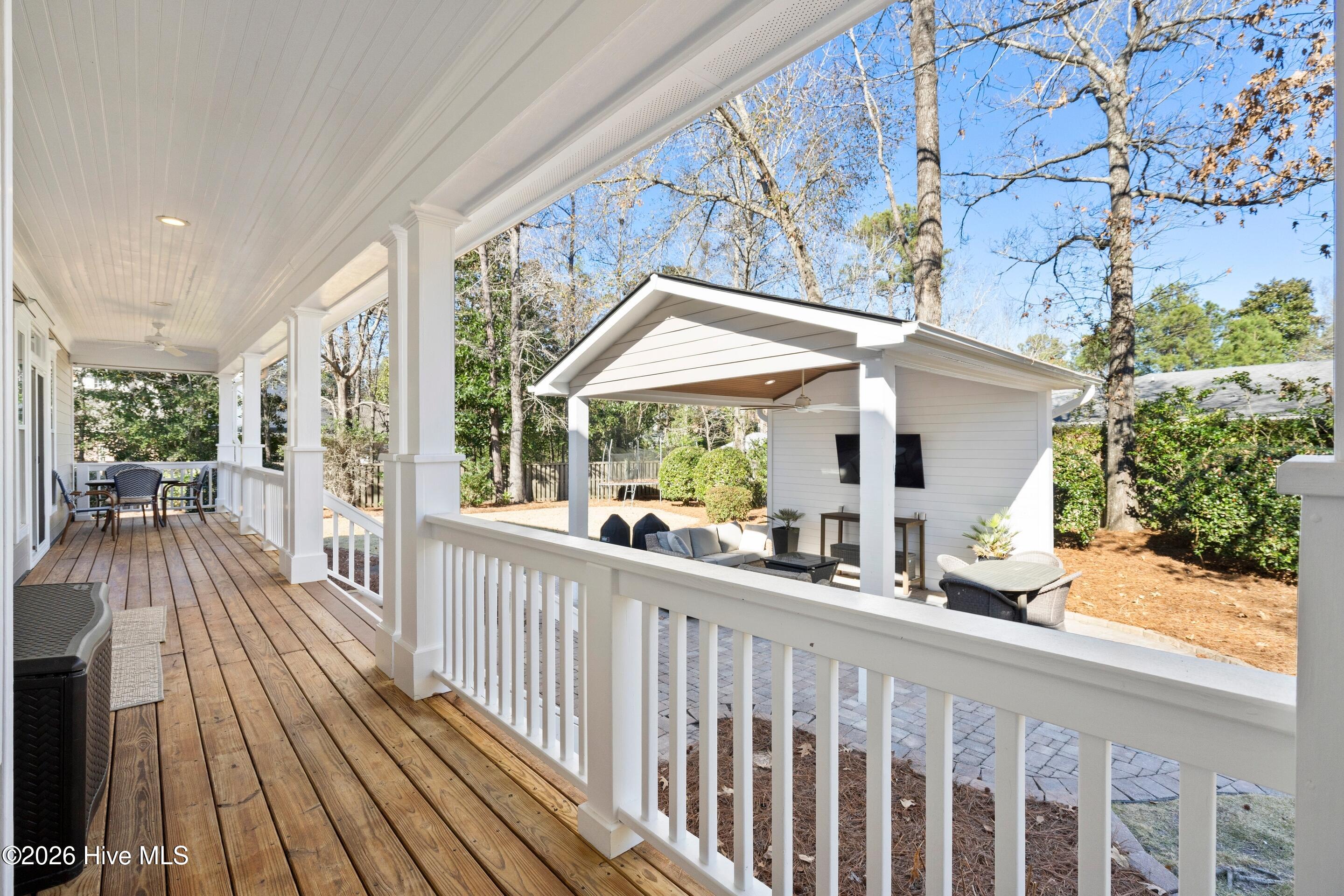 100549669 | Photo 60