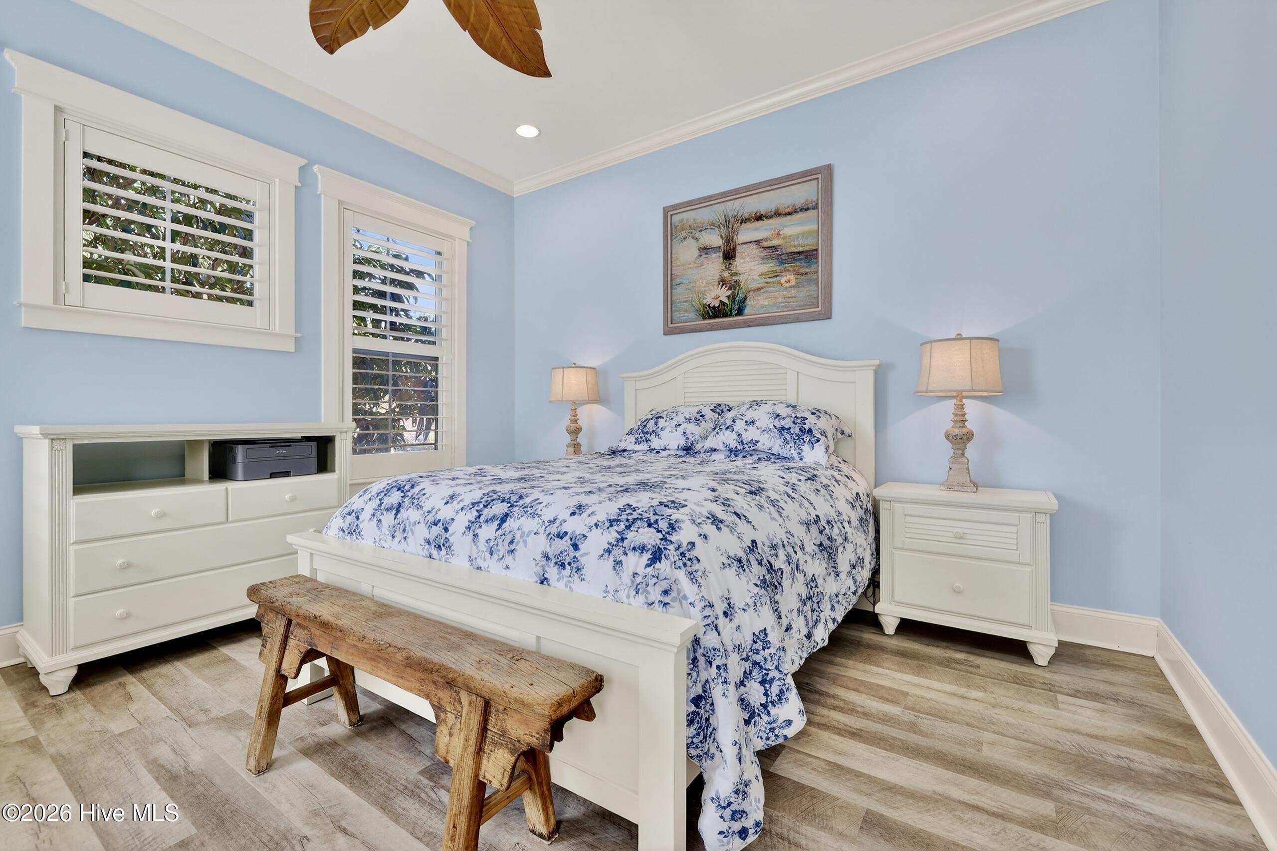 100559035 | Photo 18