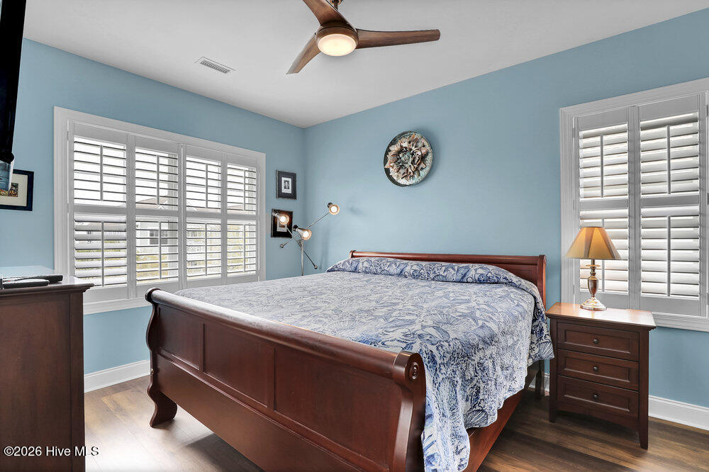 100562970 | Photo 25