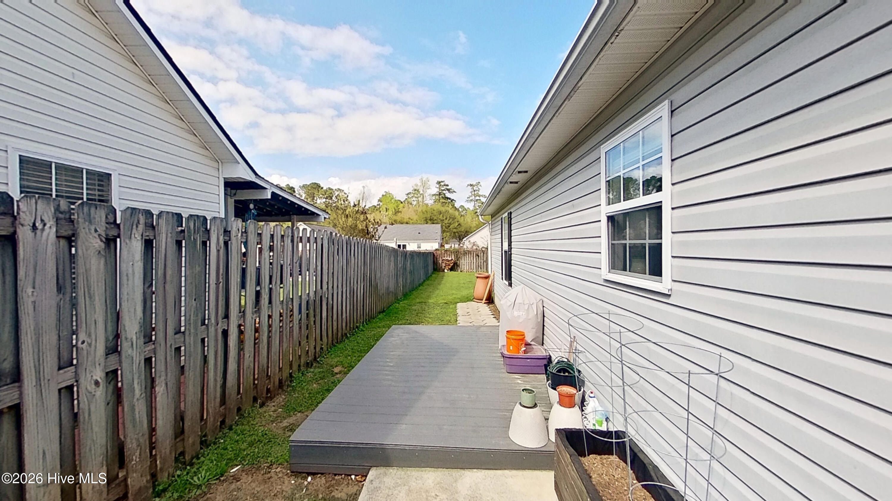 100563061 | Photo 17