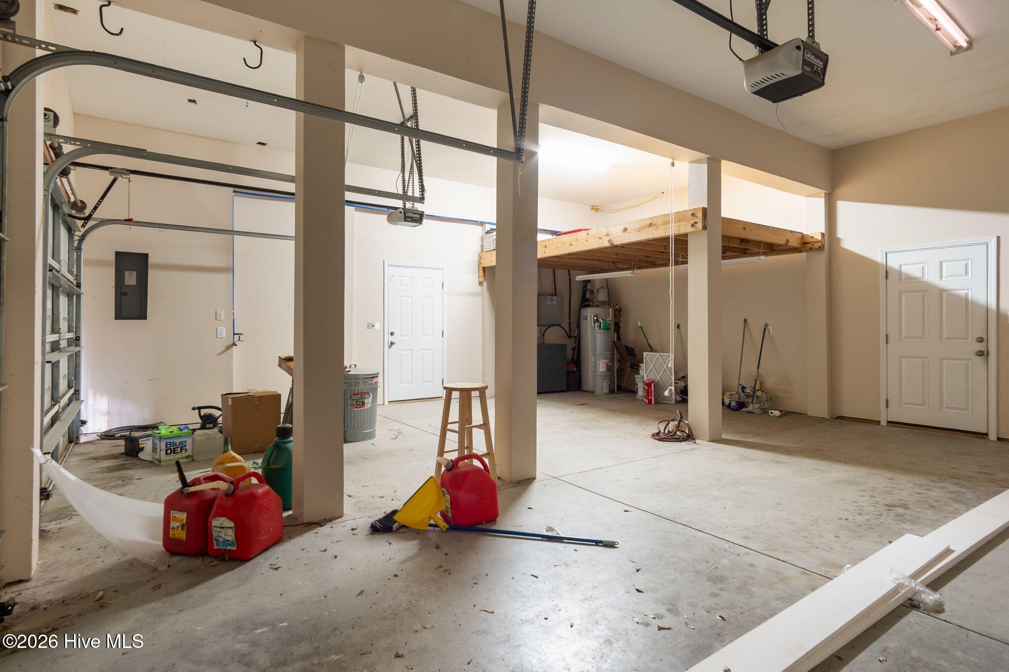 100555153 | Photo 32