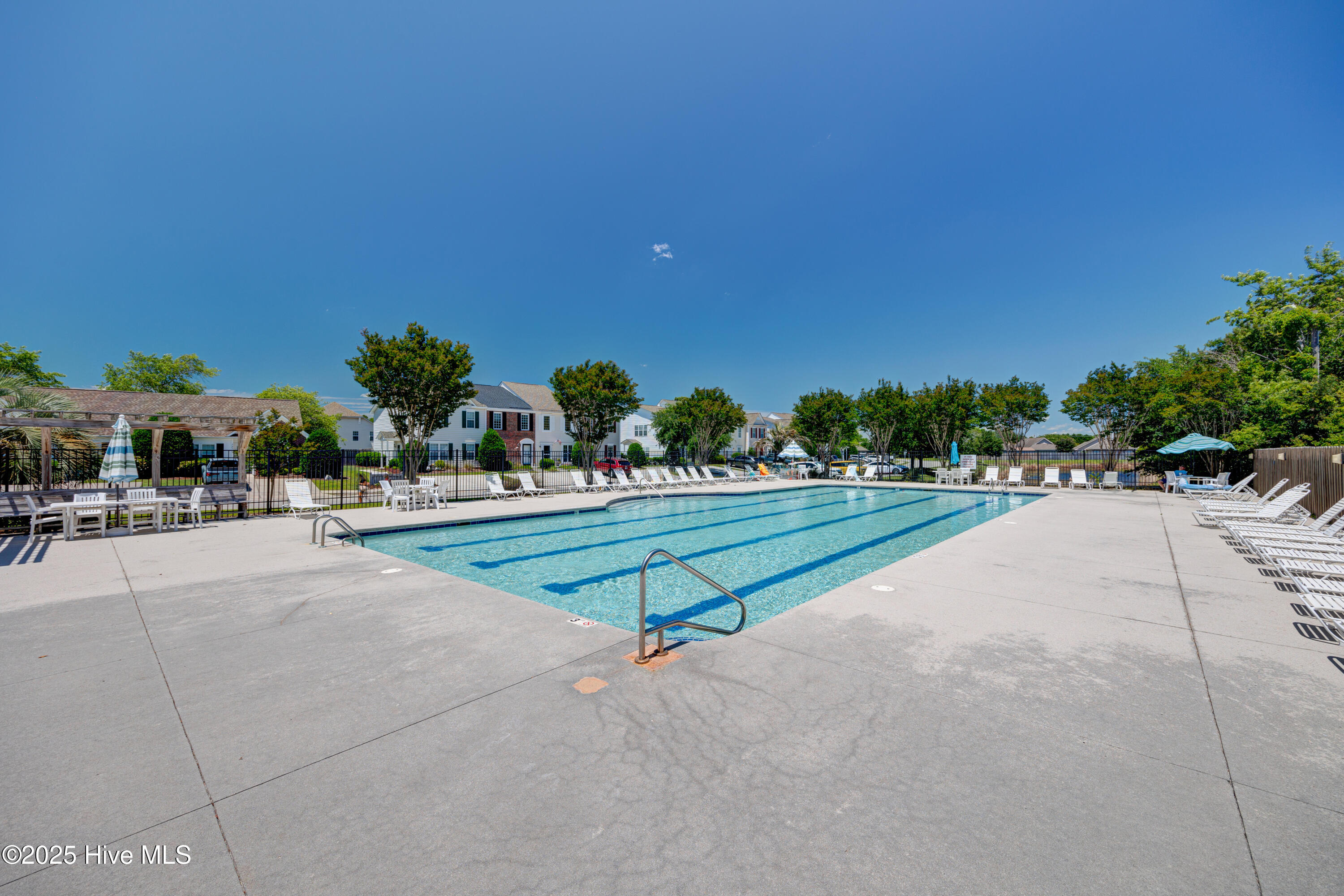 100541920 | Photo 66