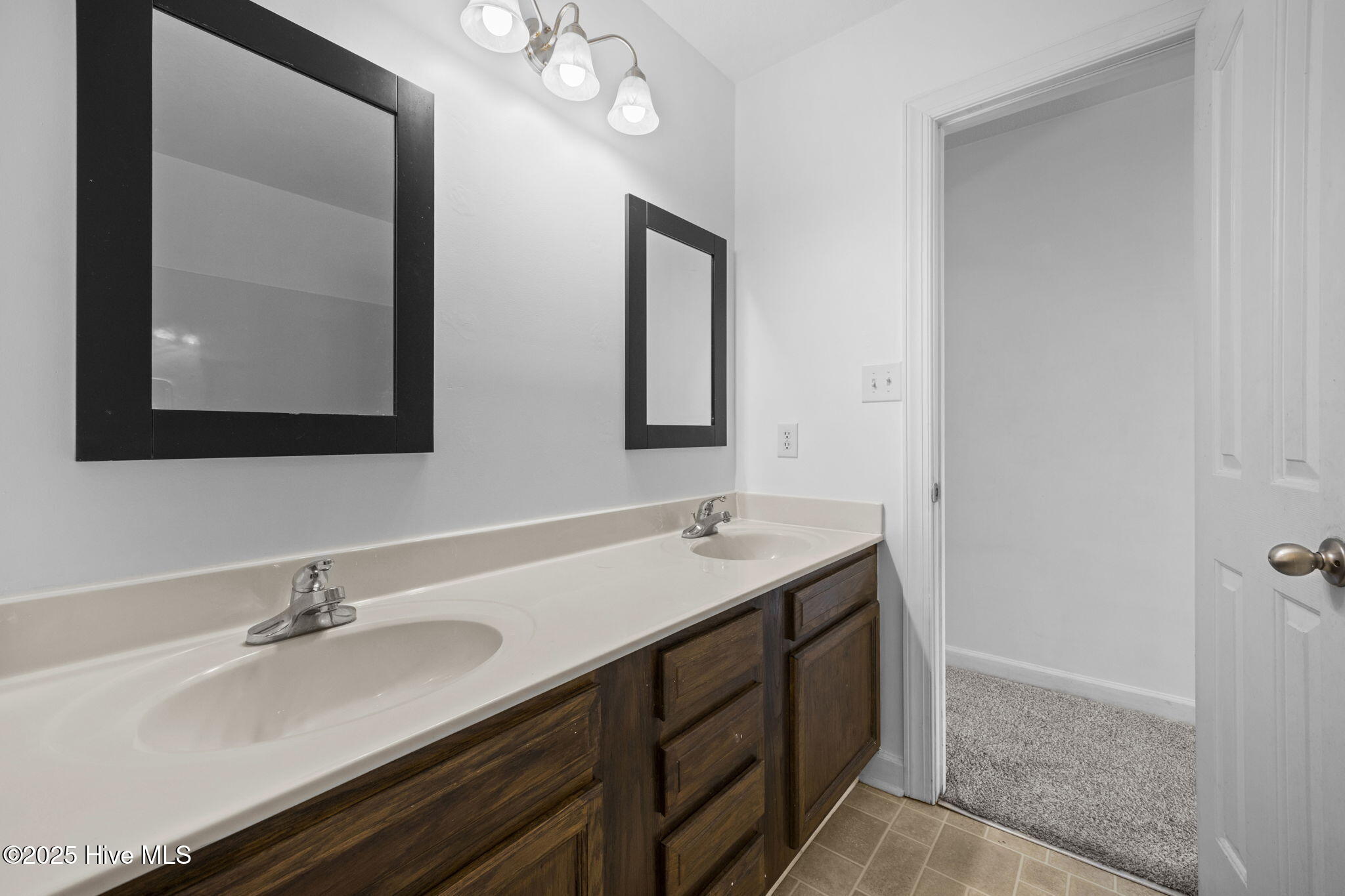 100544905 | Photo 22