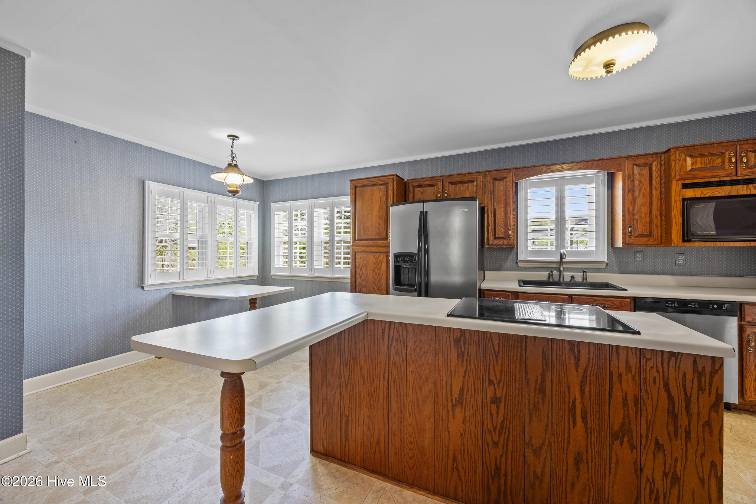 100564619 | Photo 11