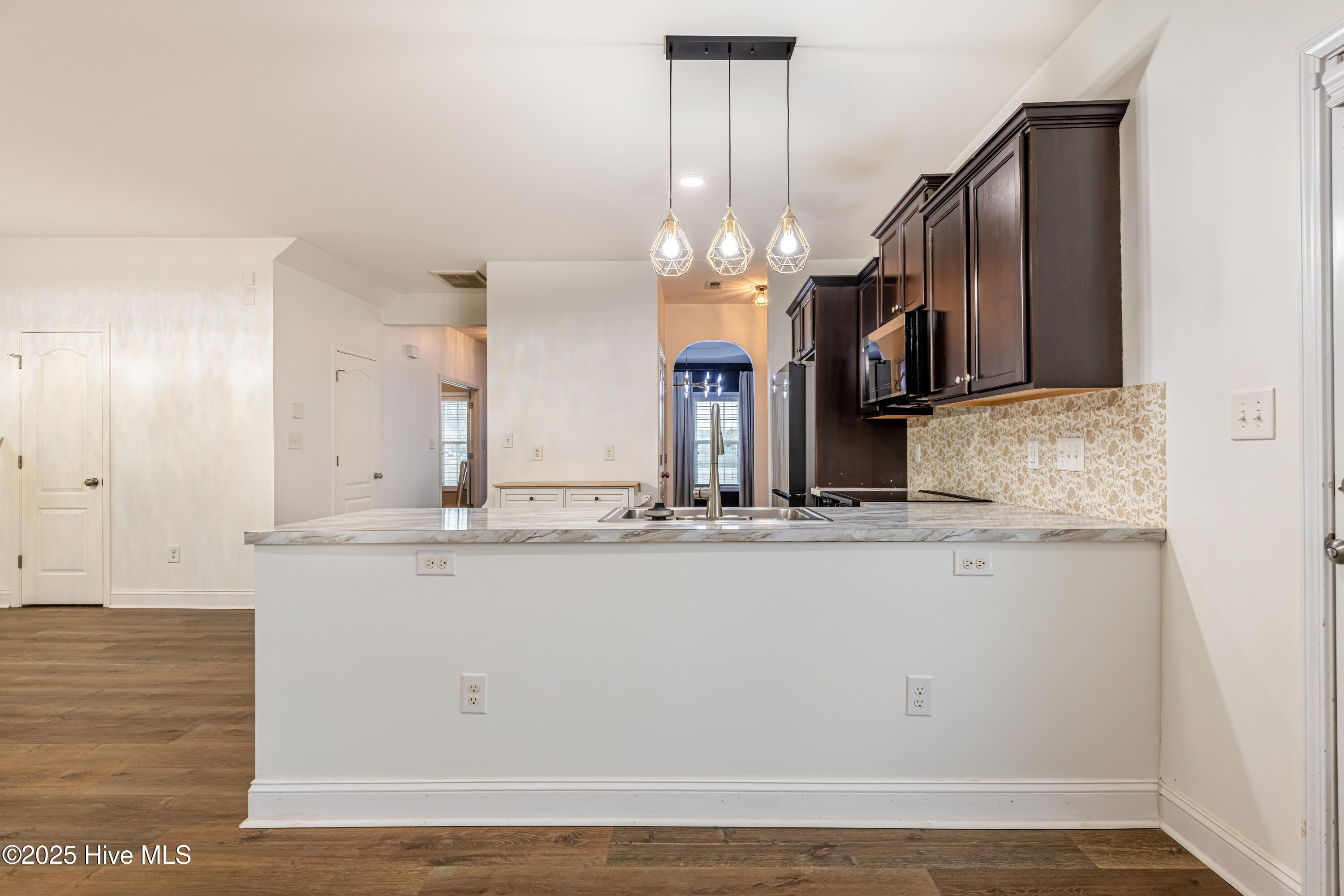 100546682 | Photo 27