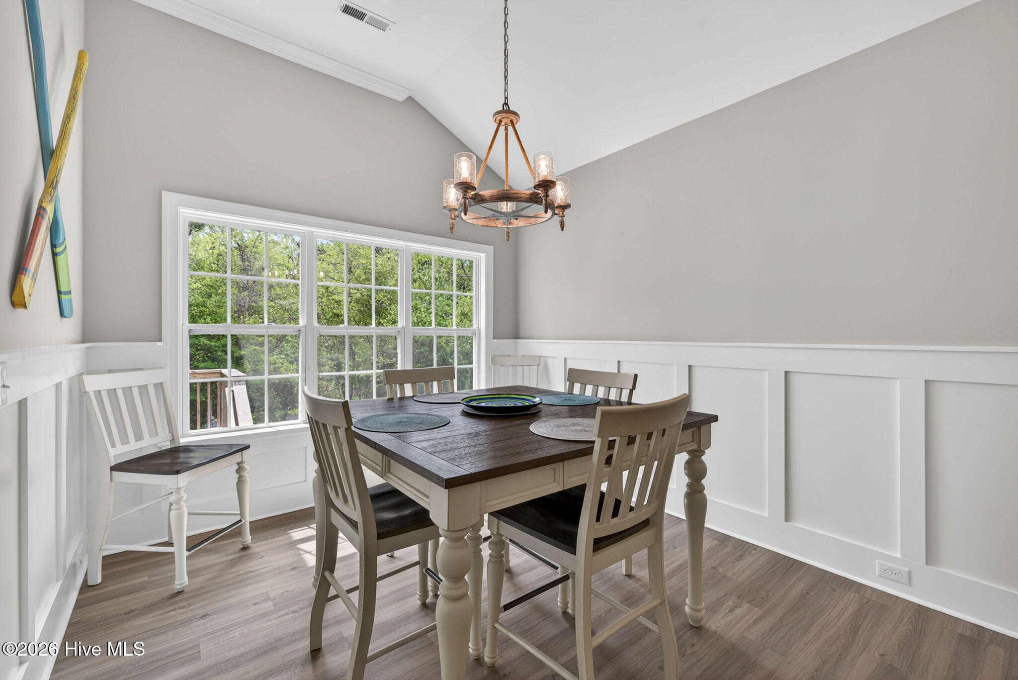 100567052 | Photo 19