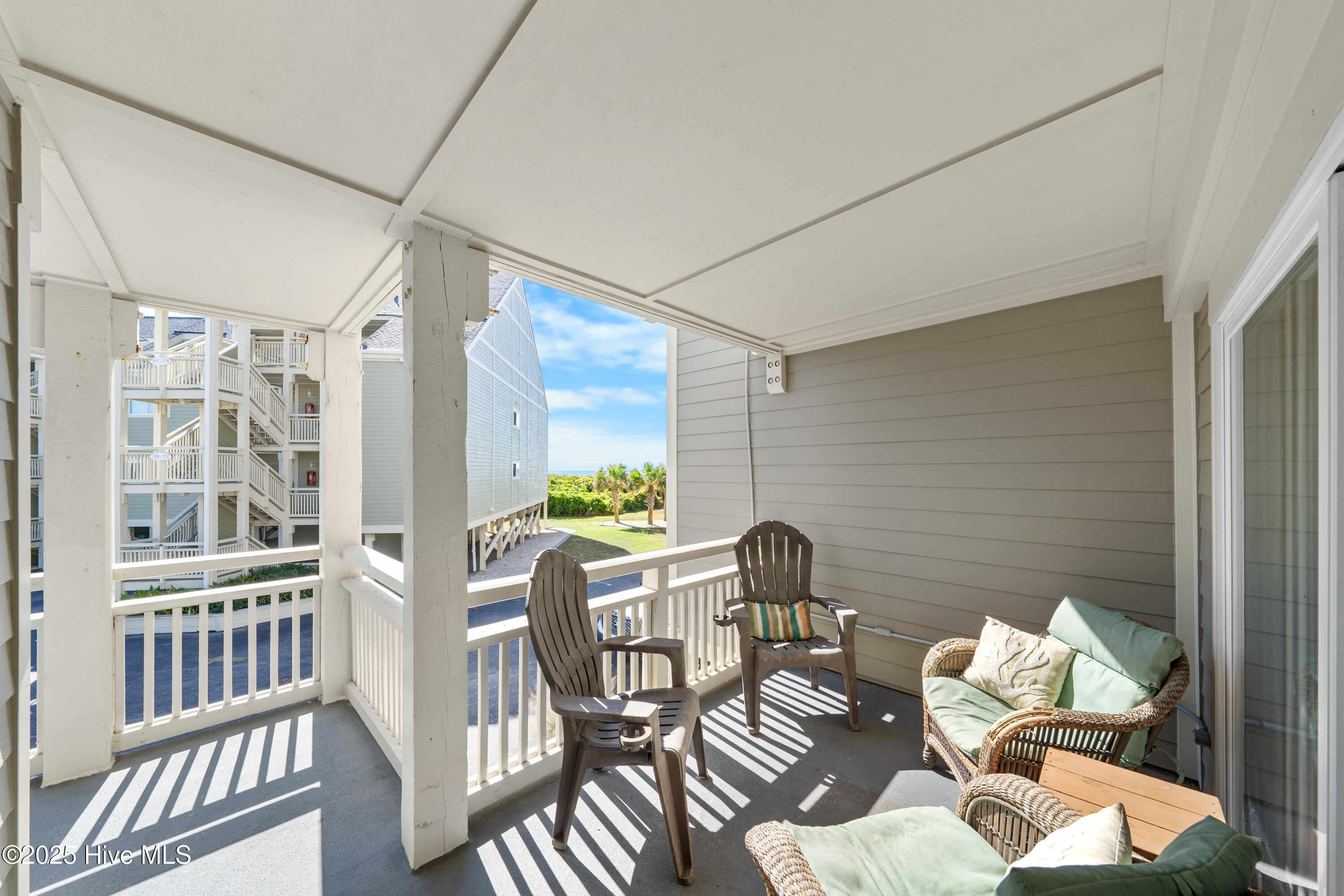 100539847 | Photo 37