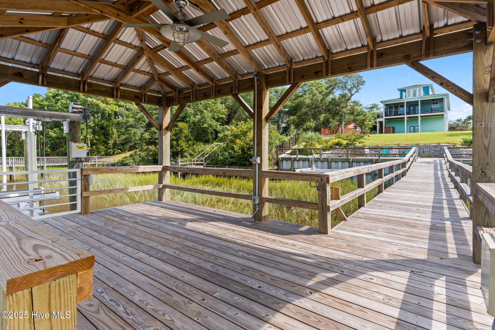 100527753 | Photo 41