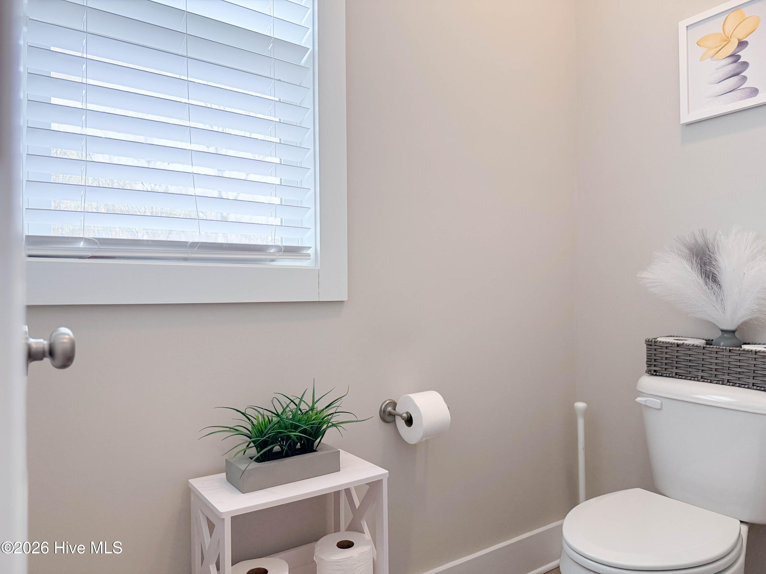 100560693 | Photo 64