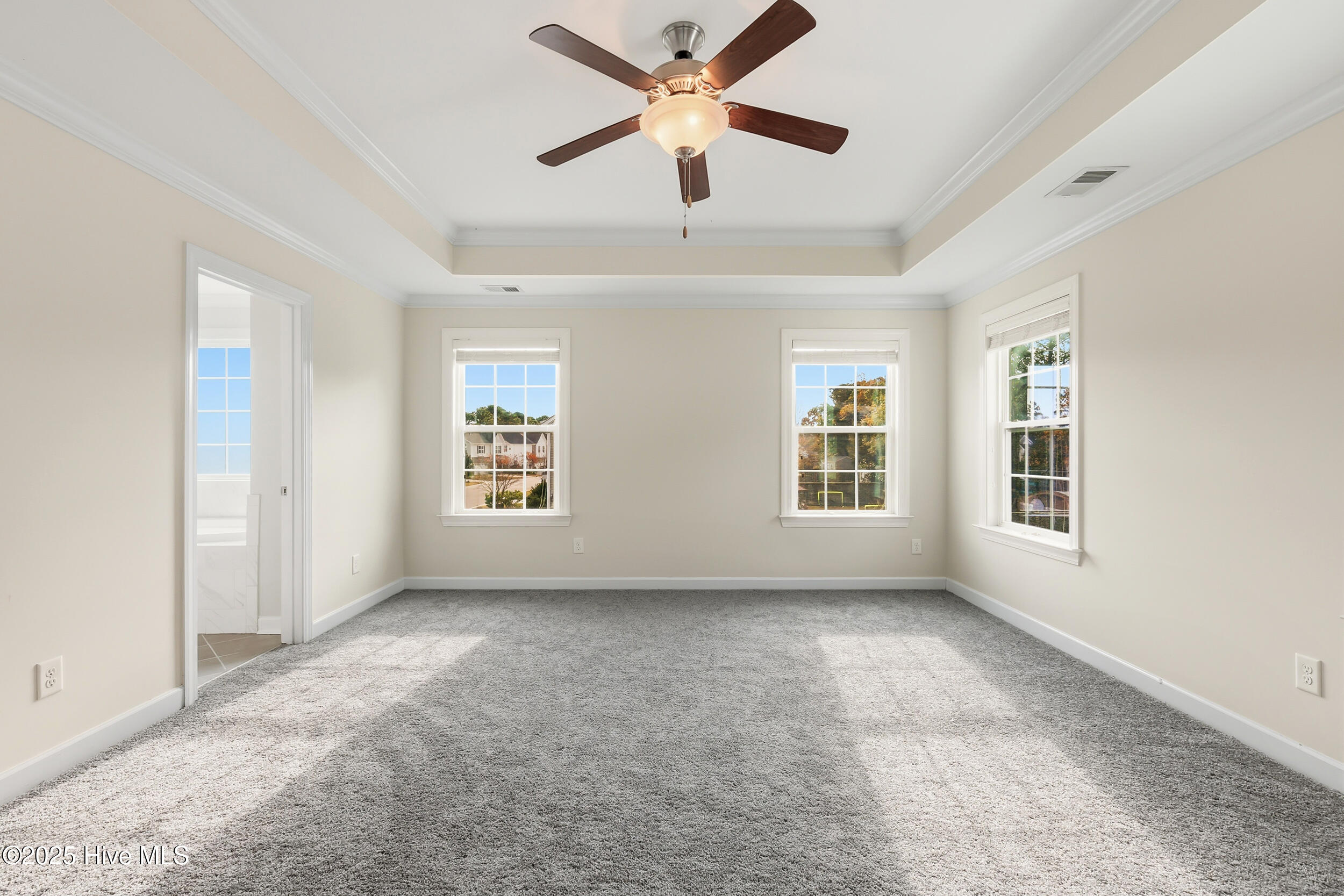 100541614 | Photo 36