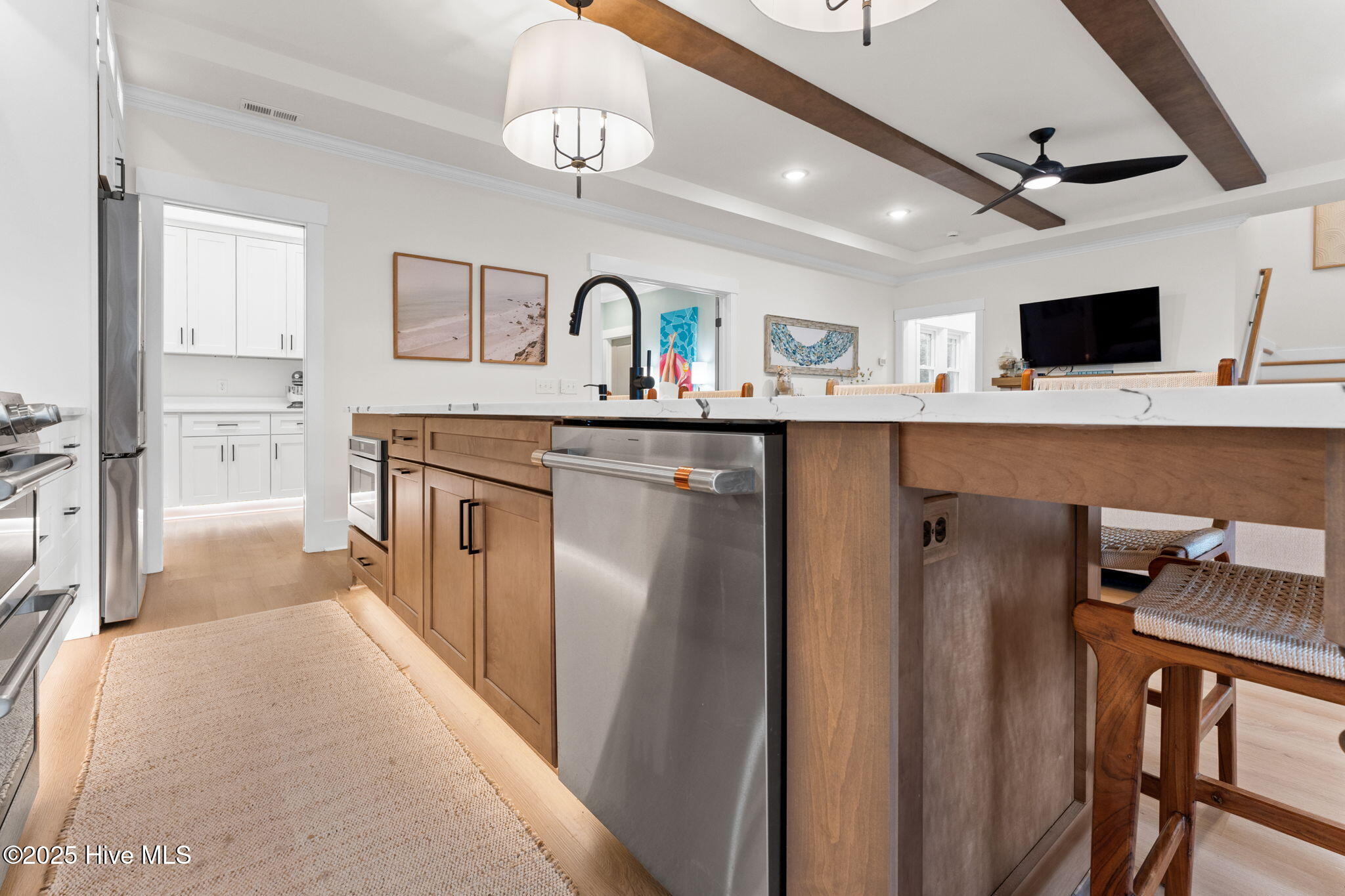 100539028 | Photo 37