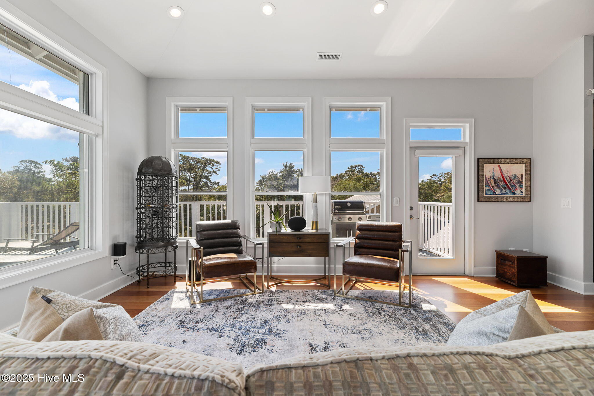 100548263 | Photo 14