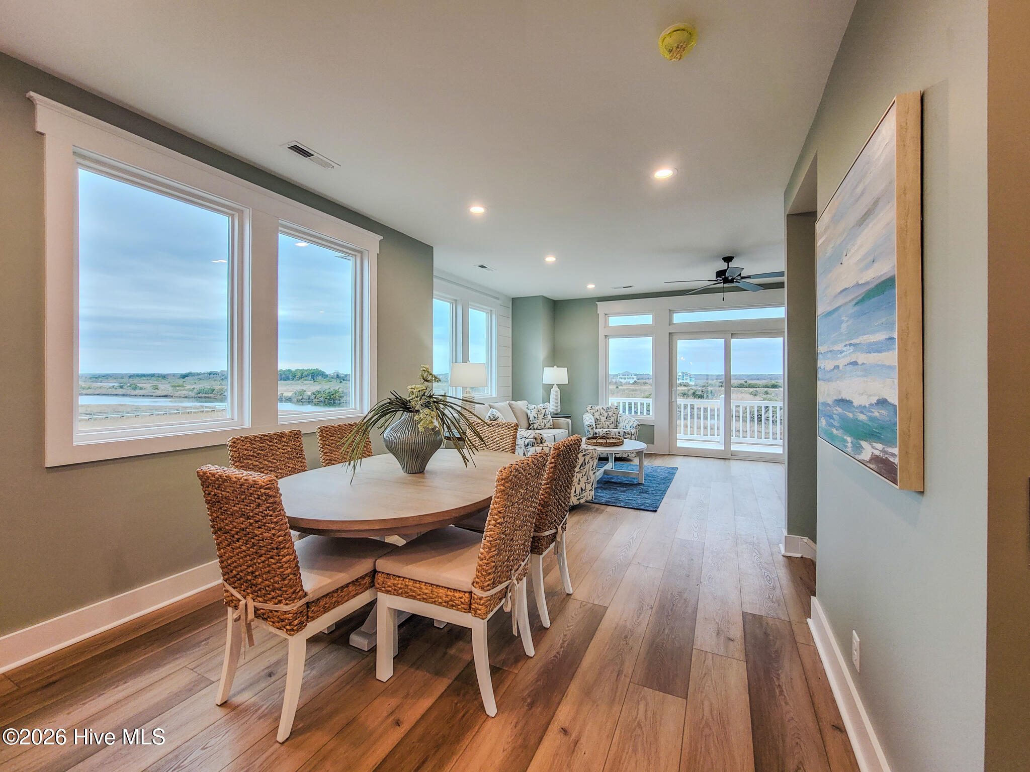 100553641 | Photo 29