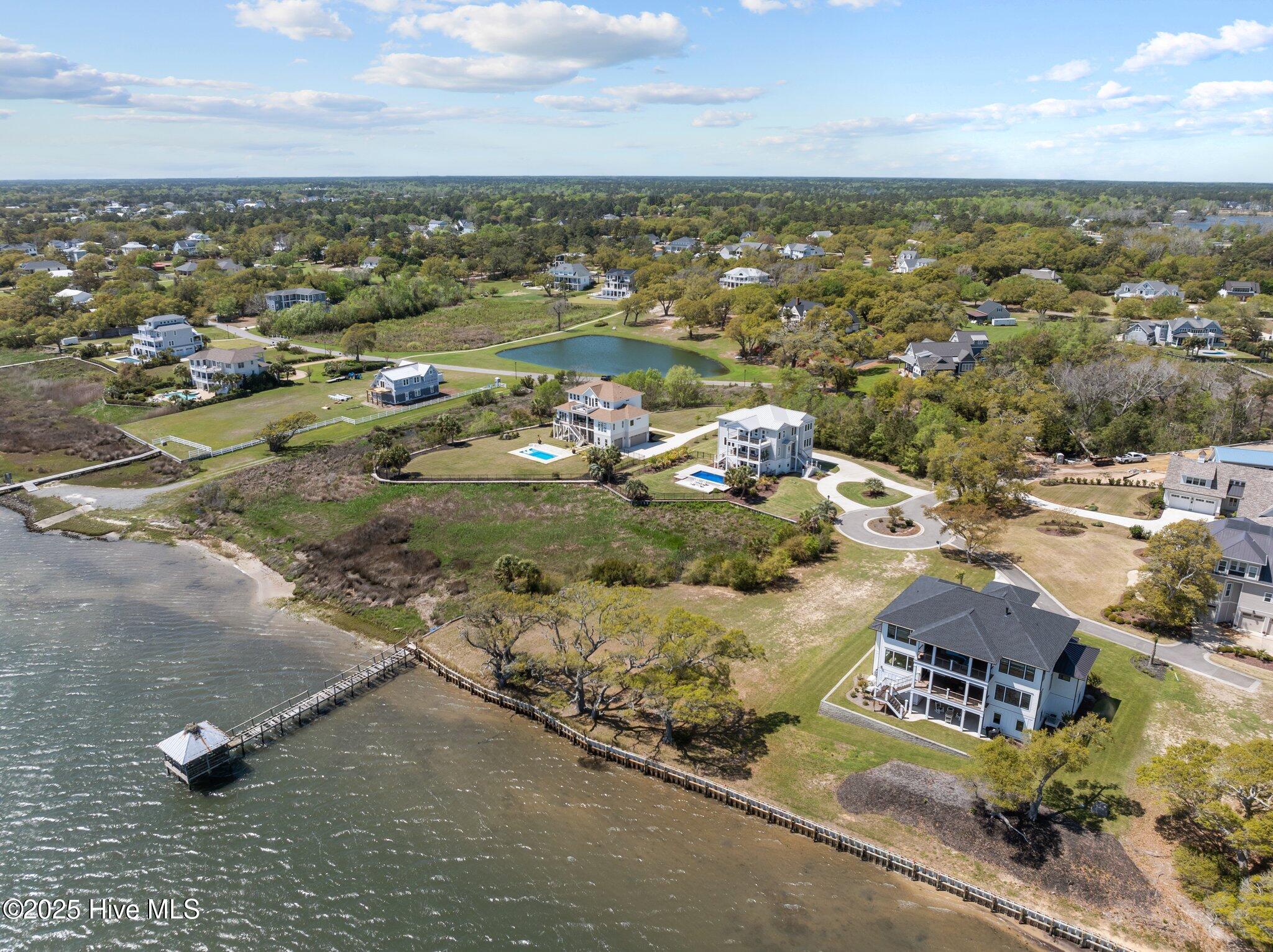 100502292 | Photo 18