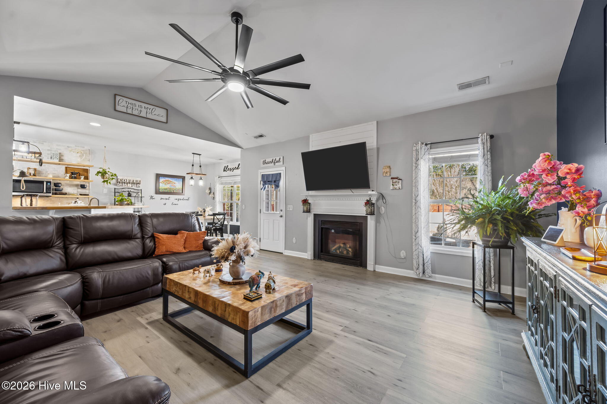 100547536 | Photo 37