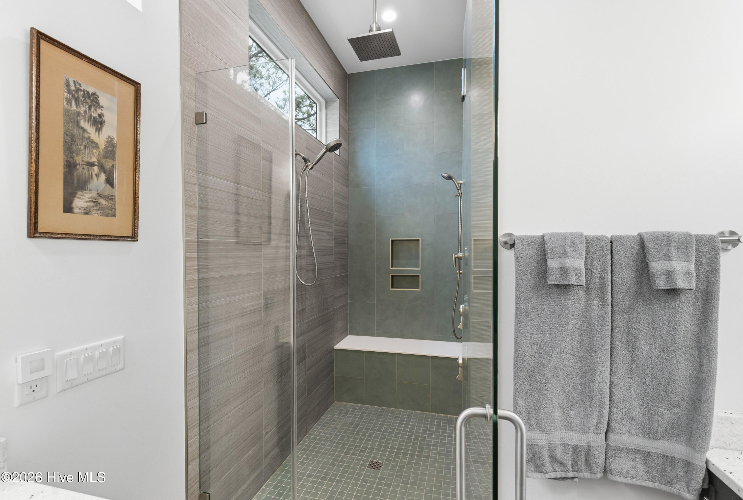 100554260 | Photo 30