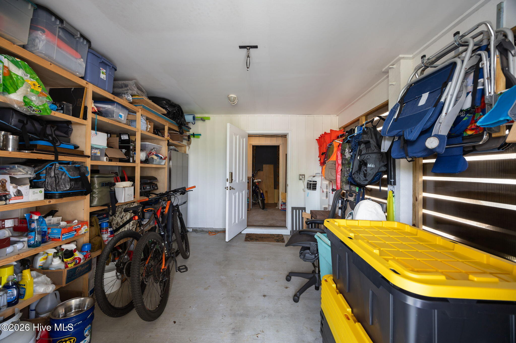 100564521 | Photo 37