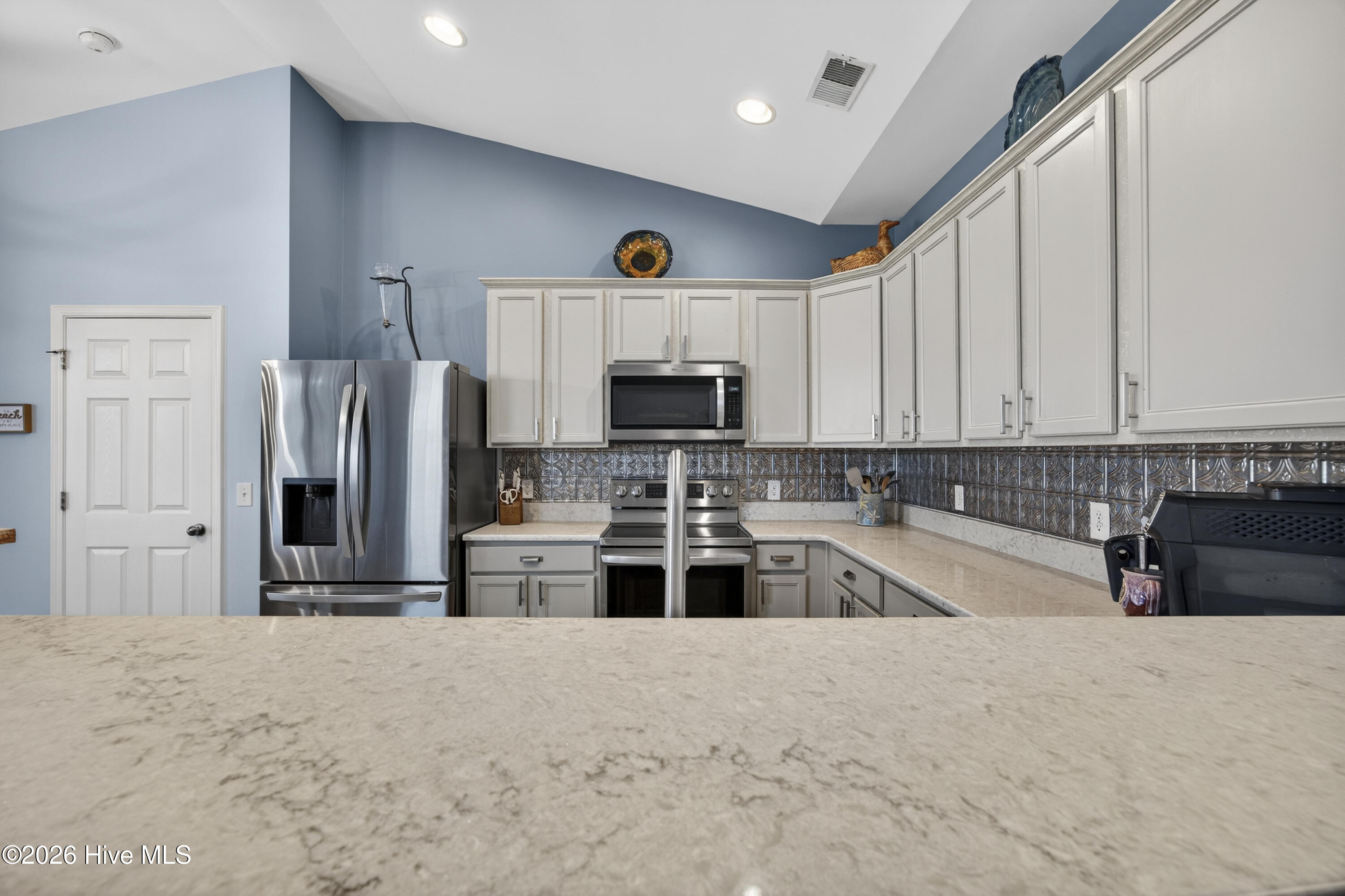 100564914 | Photo 15