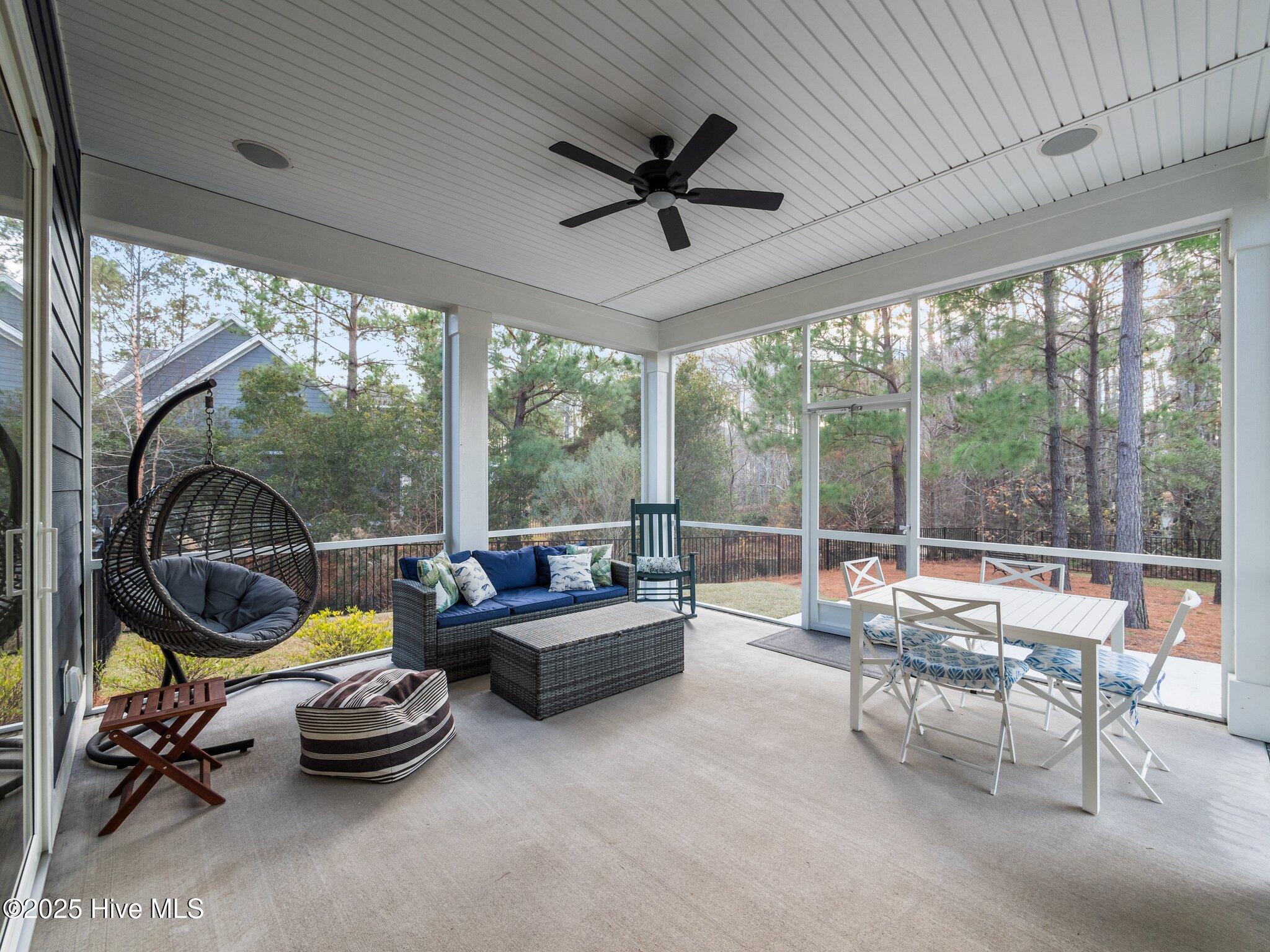 100518593 | Photo 55