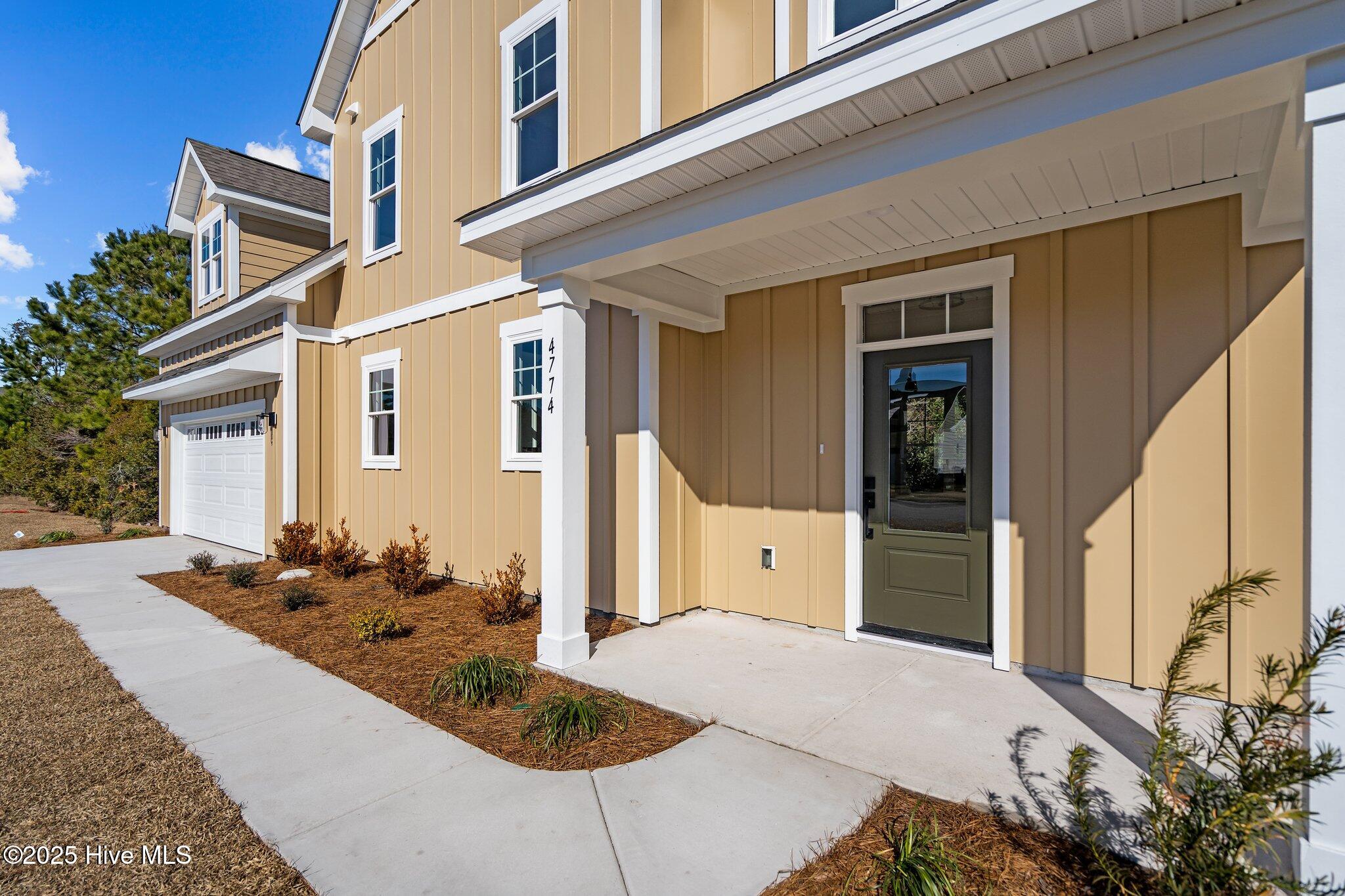 100556571 | Photo 45