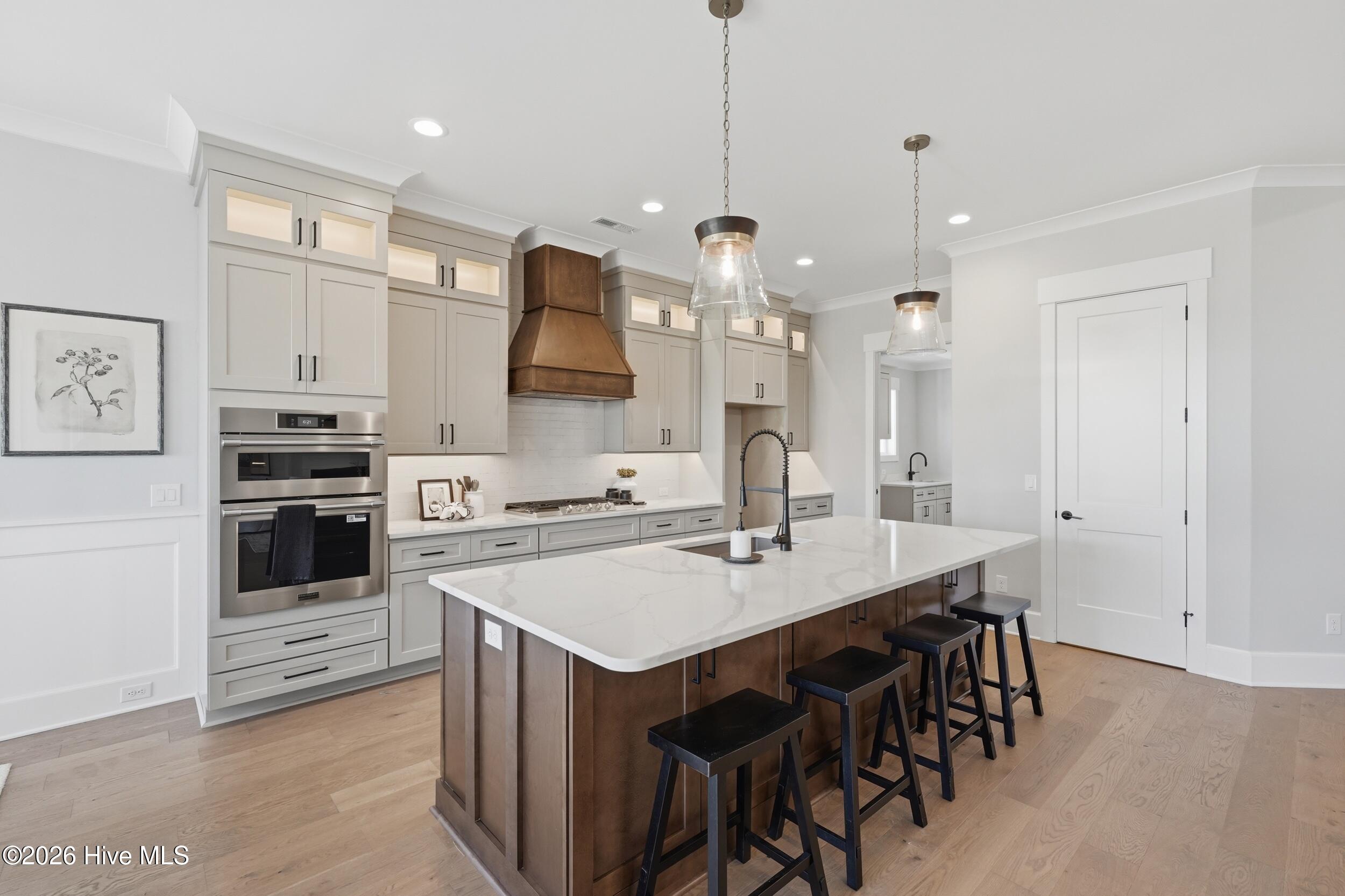 100567785 | Photo 27