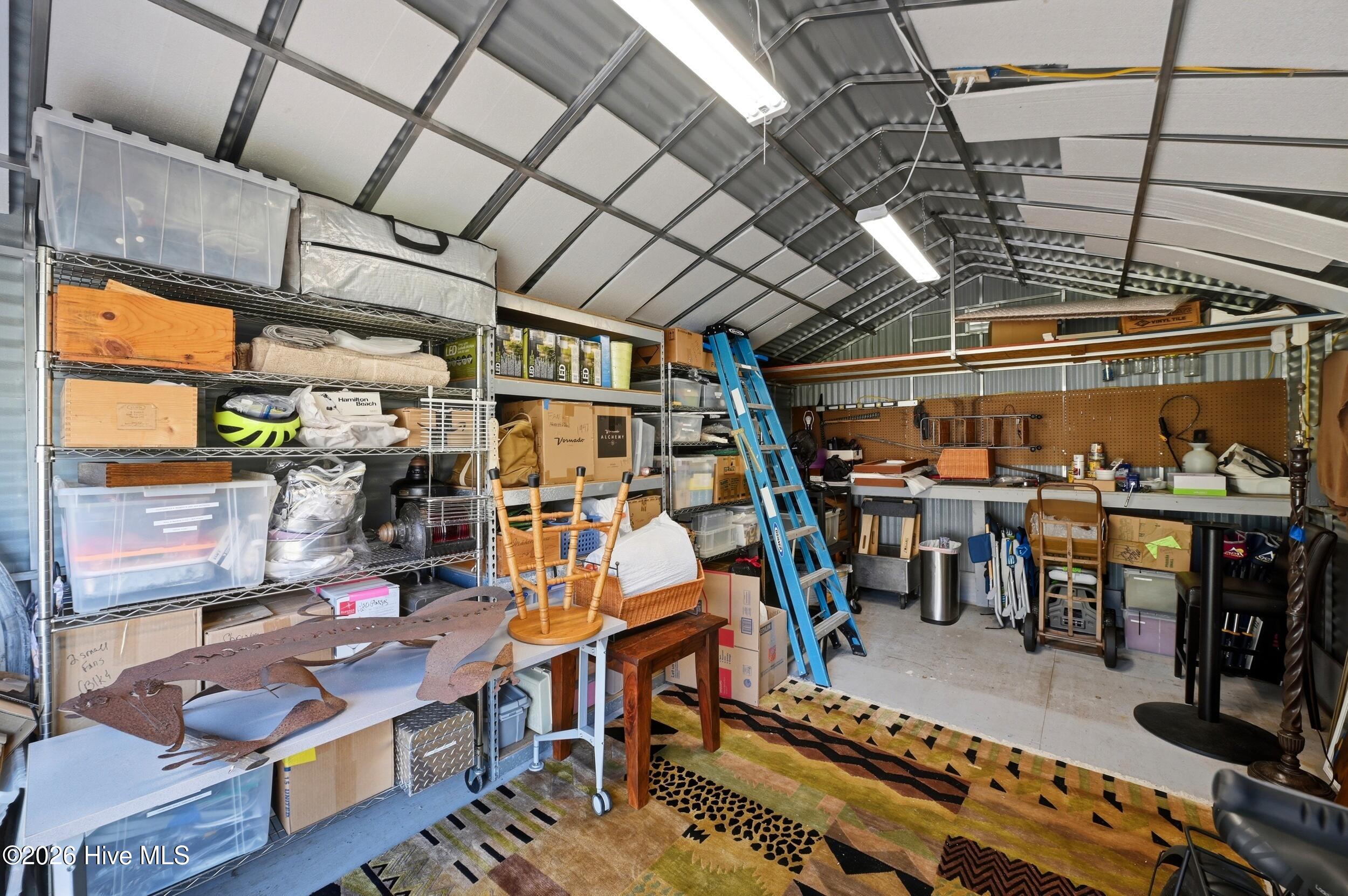 100570502 | Photo 41