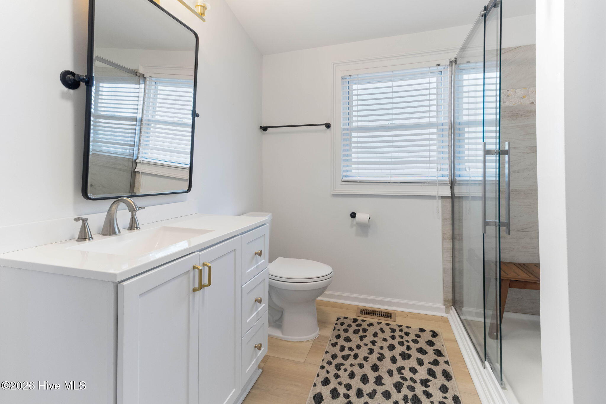 100555843 | Photo 29