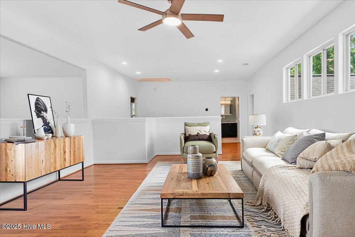 100523832 | Photo 67