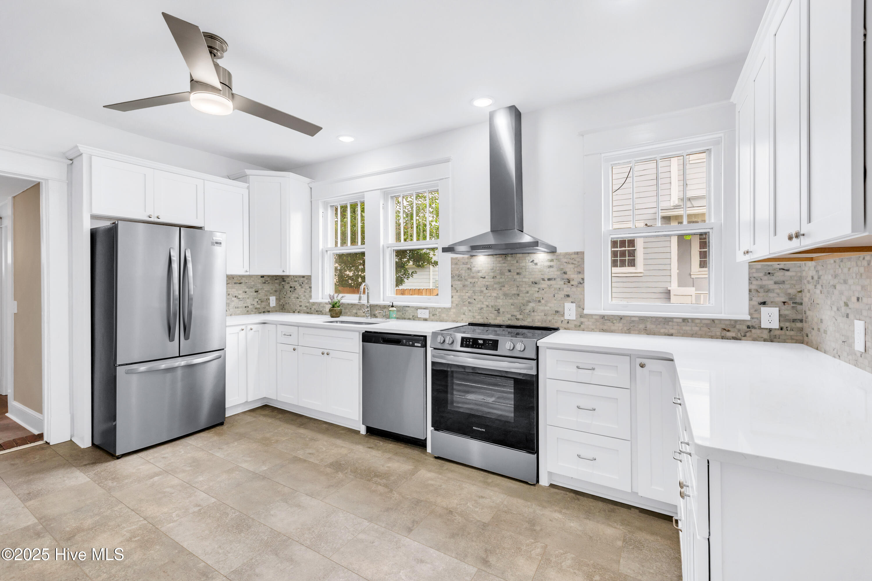 100522192 | Photo 15