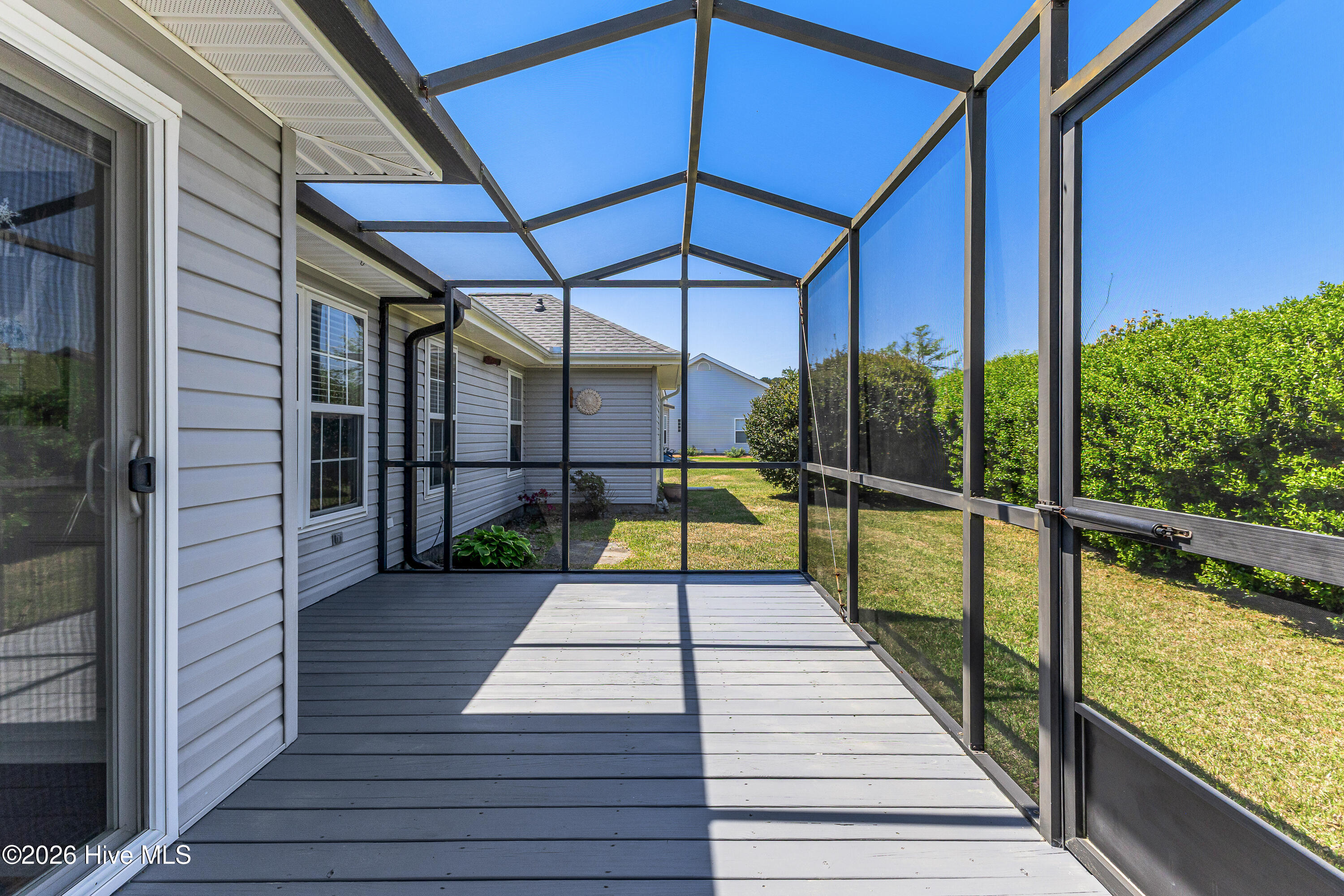 100568217 | Photo 38